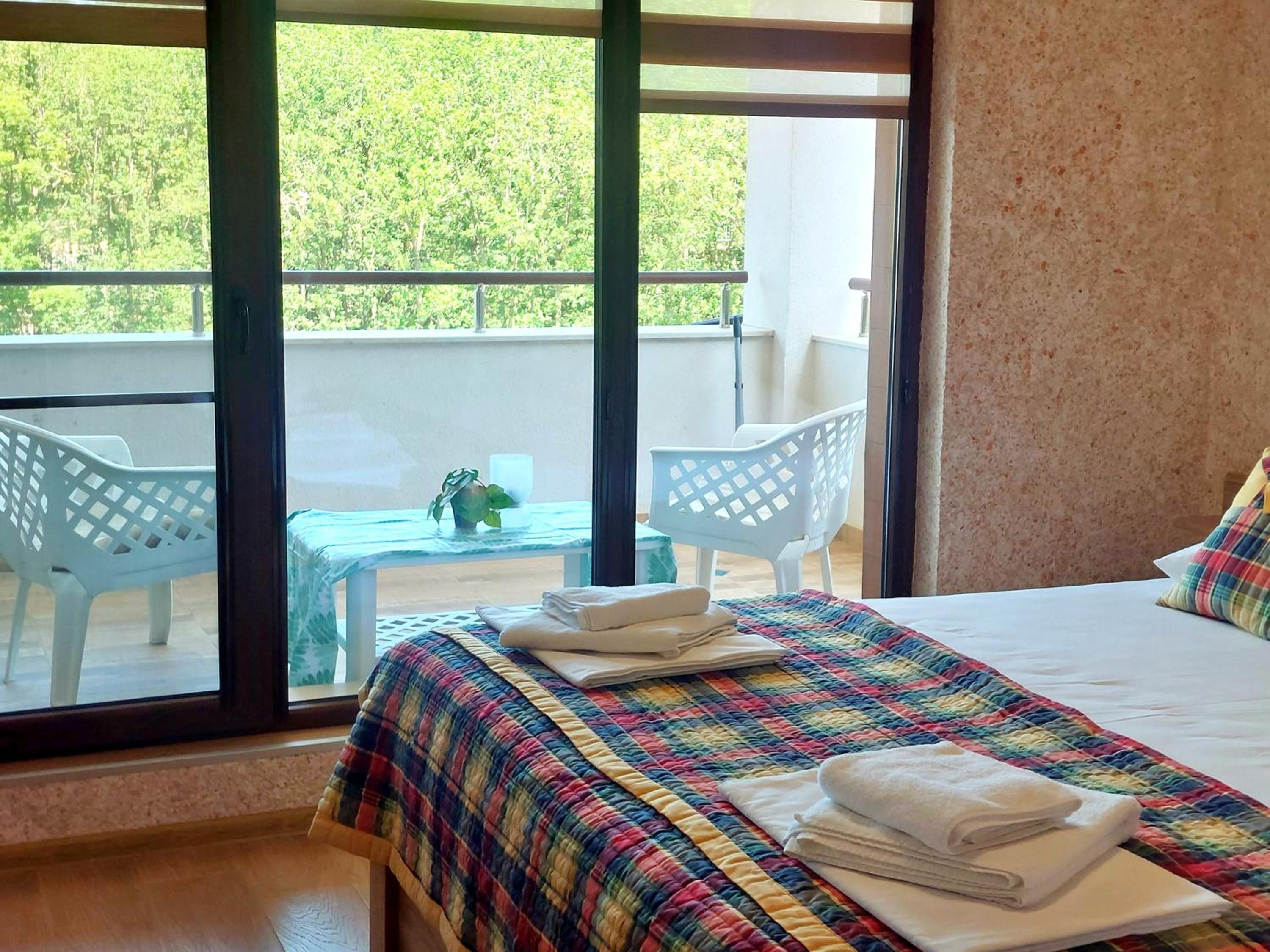 Forest View Apartment