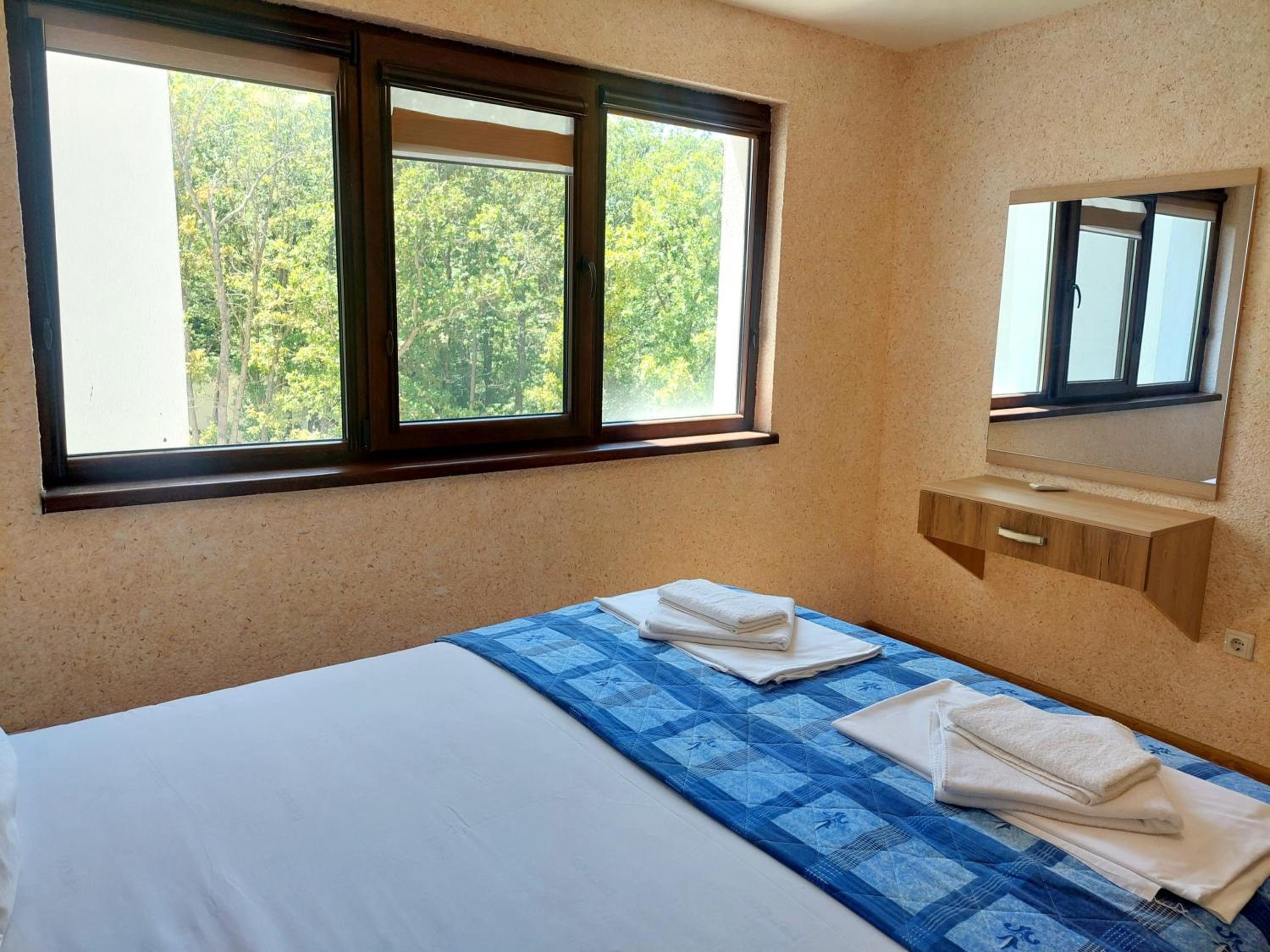 Forest View Apartment