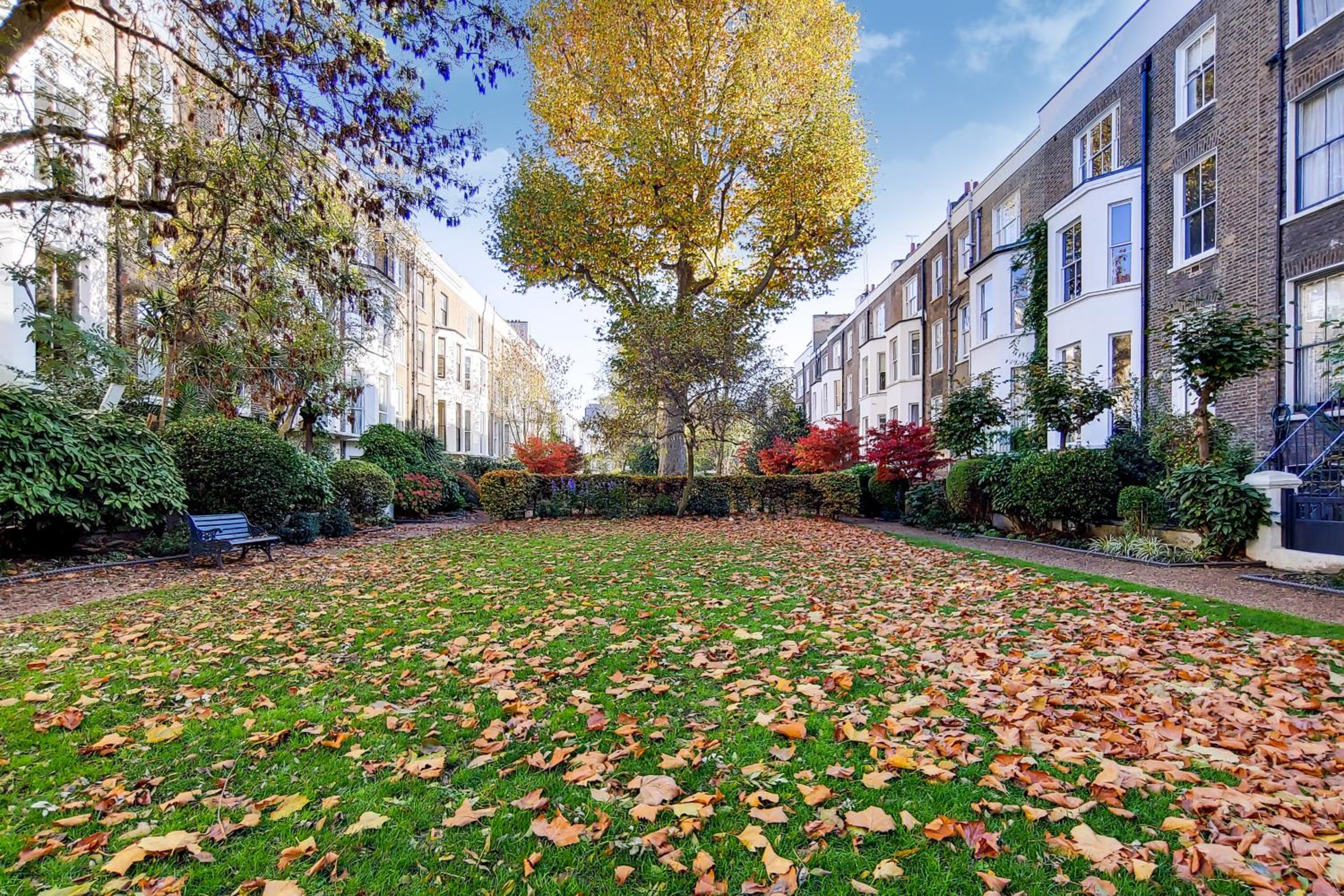HR2 - Charming 1-Bed near Holland Park - by Short Stories London