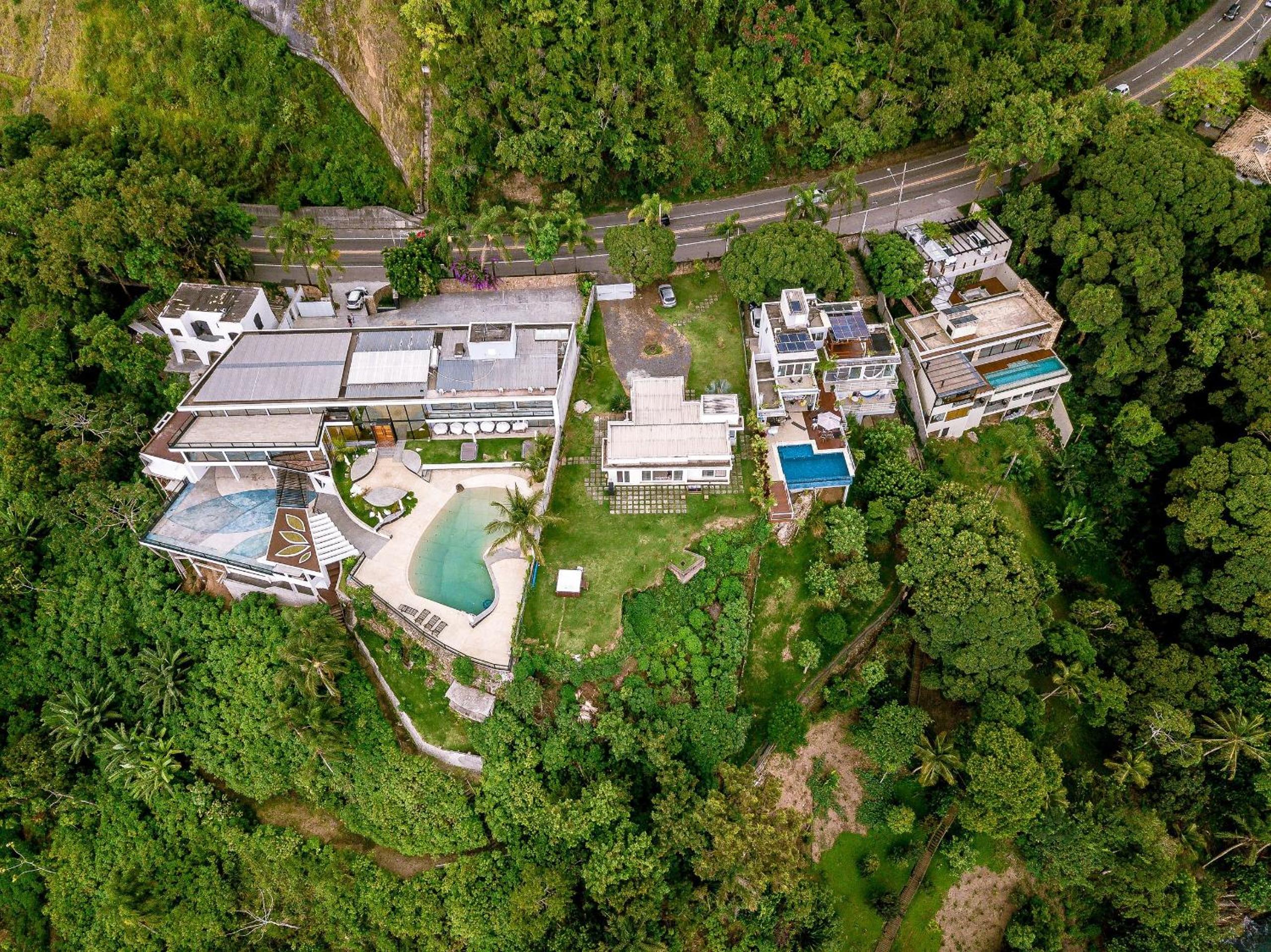 Casa na costeira com vista para o mar