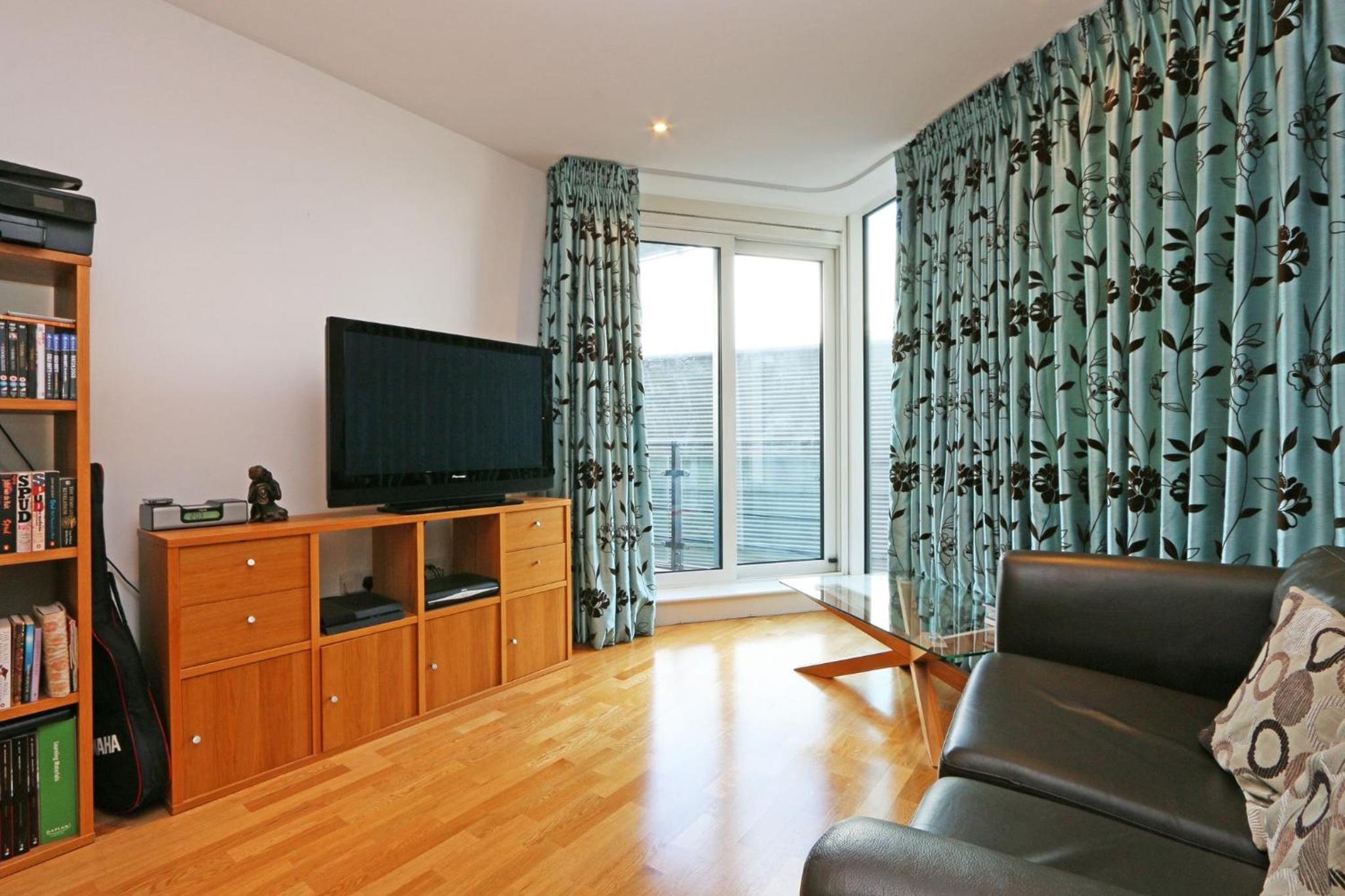 Riverside 1 Bed Apartment