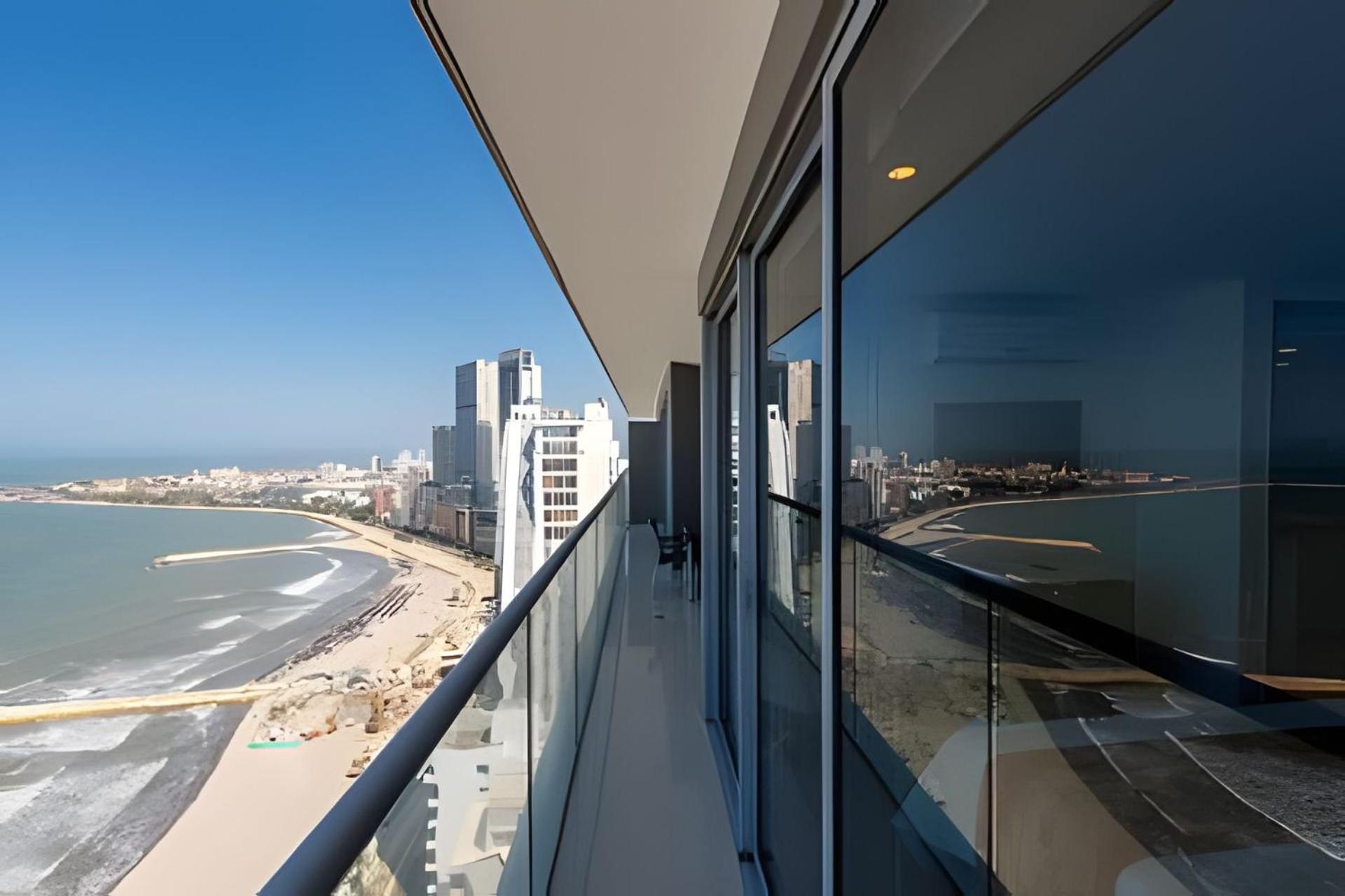 Awesome Oceanfront “Morros City” 29th floor 2R/3BR
