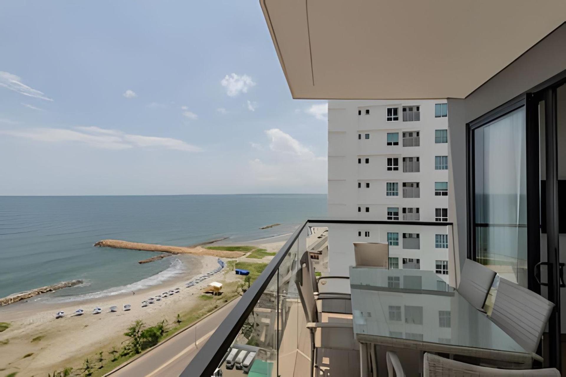 New Apt Beautiful Sea View and Walled City 2BR
