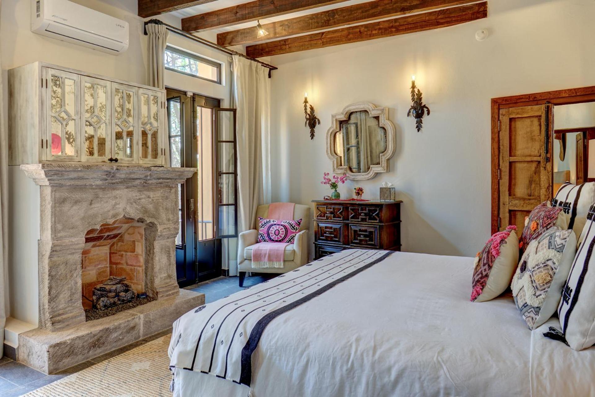 Casa Zaca, 3BR Centro Home with Rooftop & Garden view 5