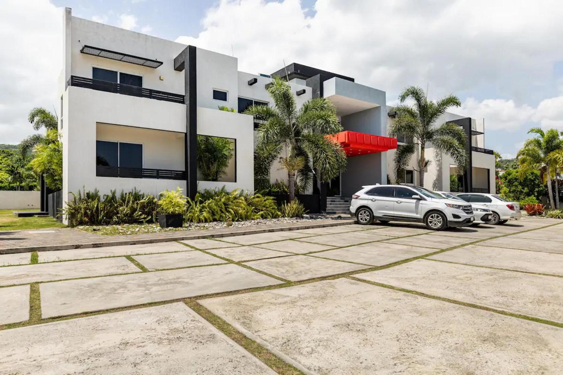 Unit 1 Palazzo Rickets Drive Runaway Bay view 2
