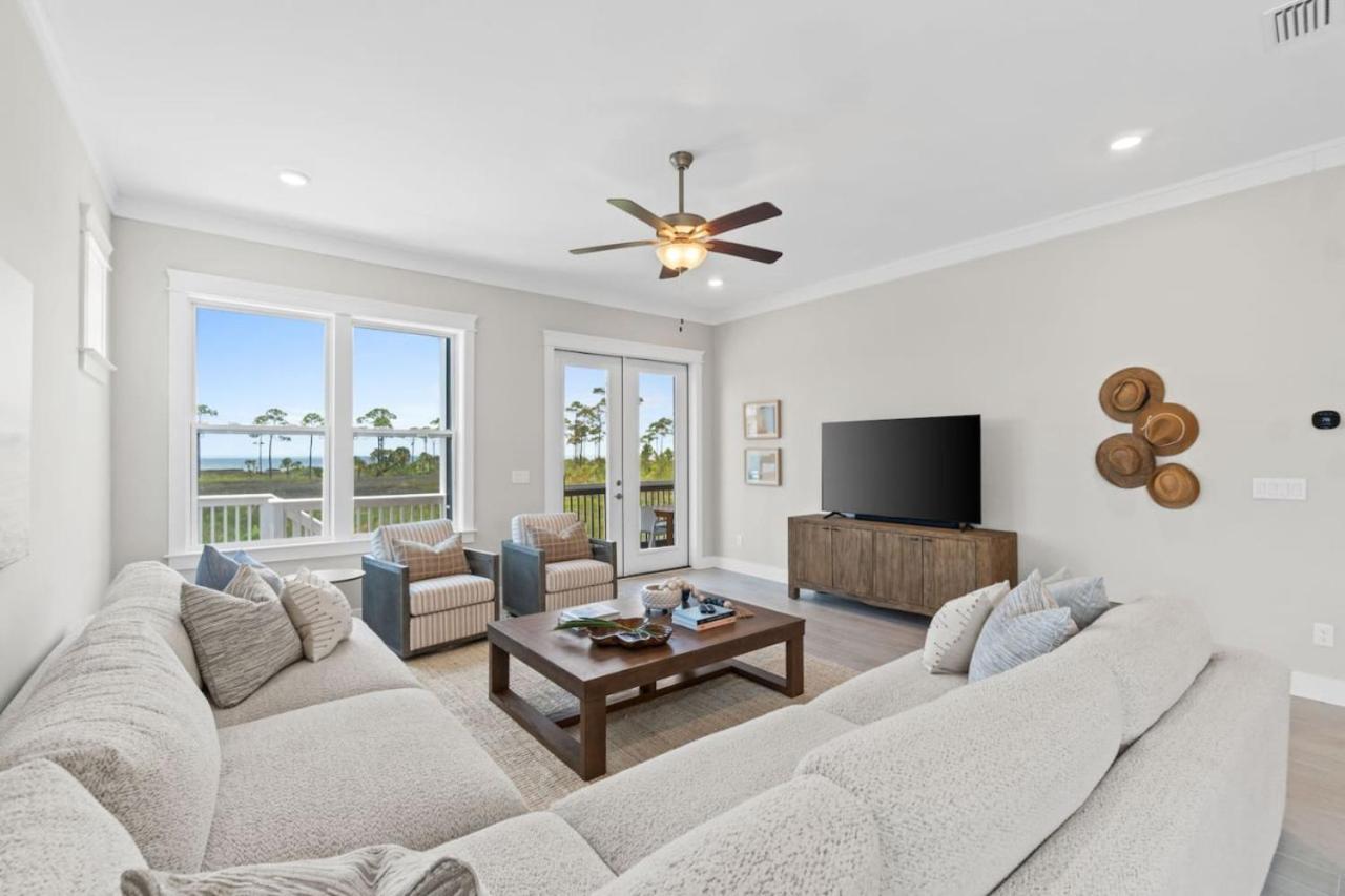 Bayfront 4BR Home with Sunset Decks, Putting Green & Bonus Game Room view 4