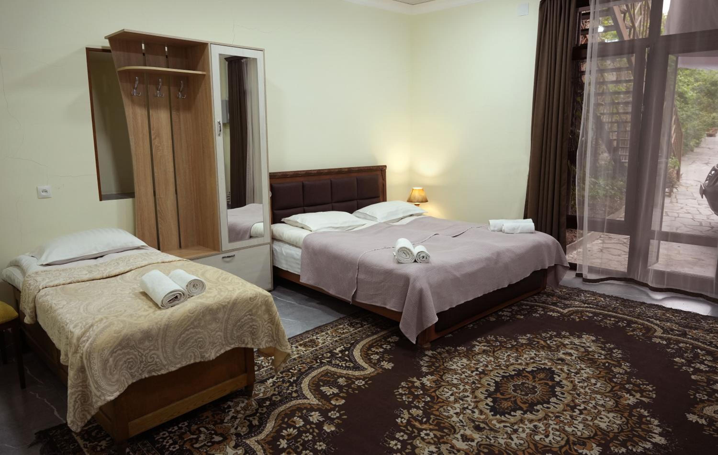 IRIS B&B in DEBED CANYON