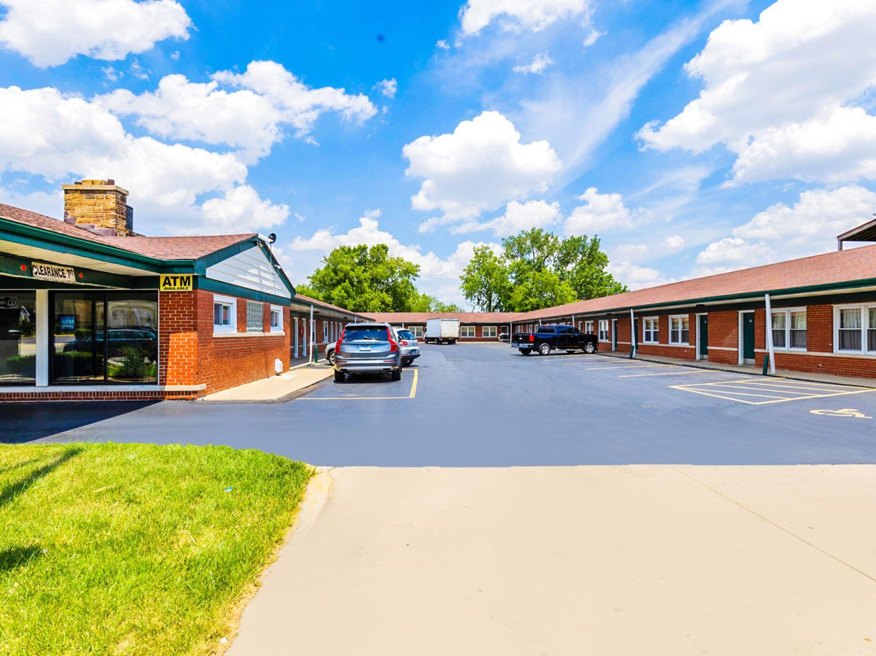 Manor Motel By OYO Near Oak Brook Chicago Westchester view 4