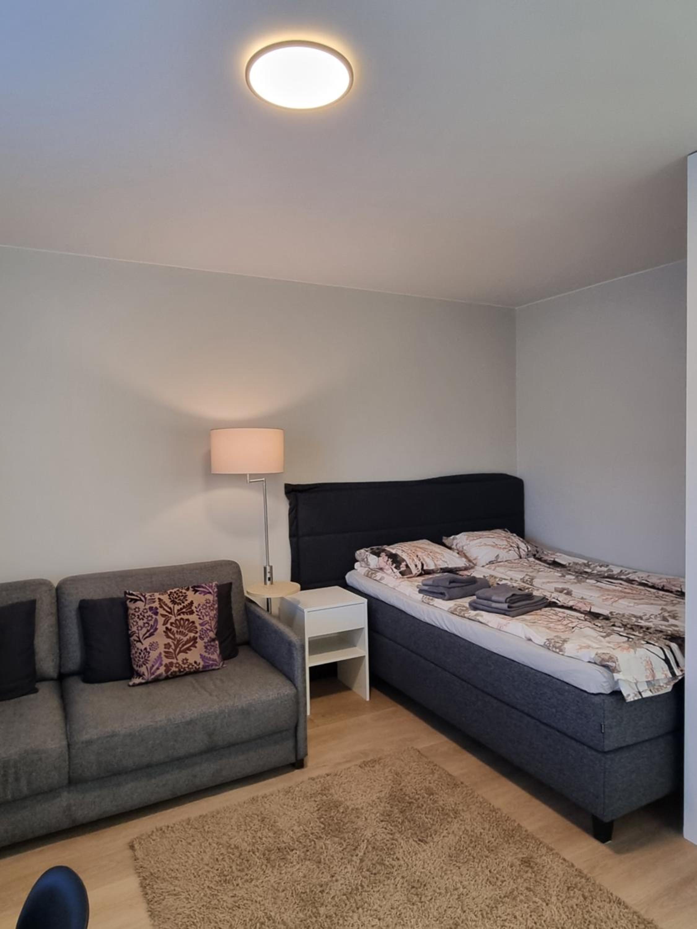 Hotel Kompakti yksiö numero 4 pienkerrostalossa - Image 1