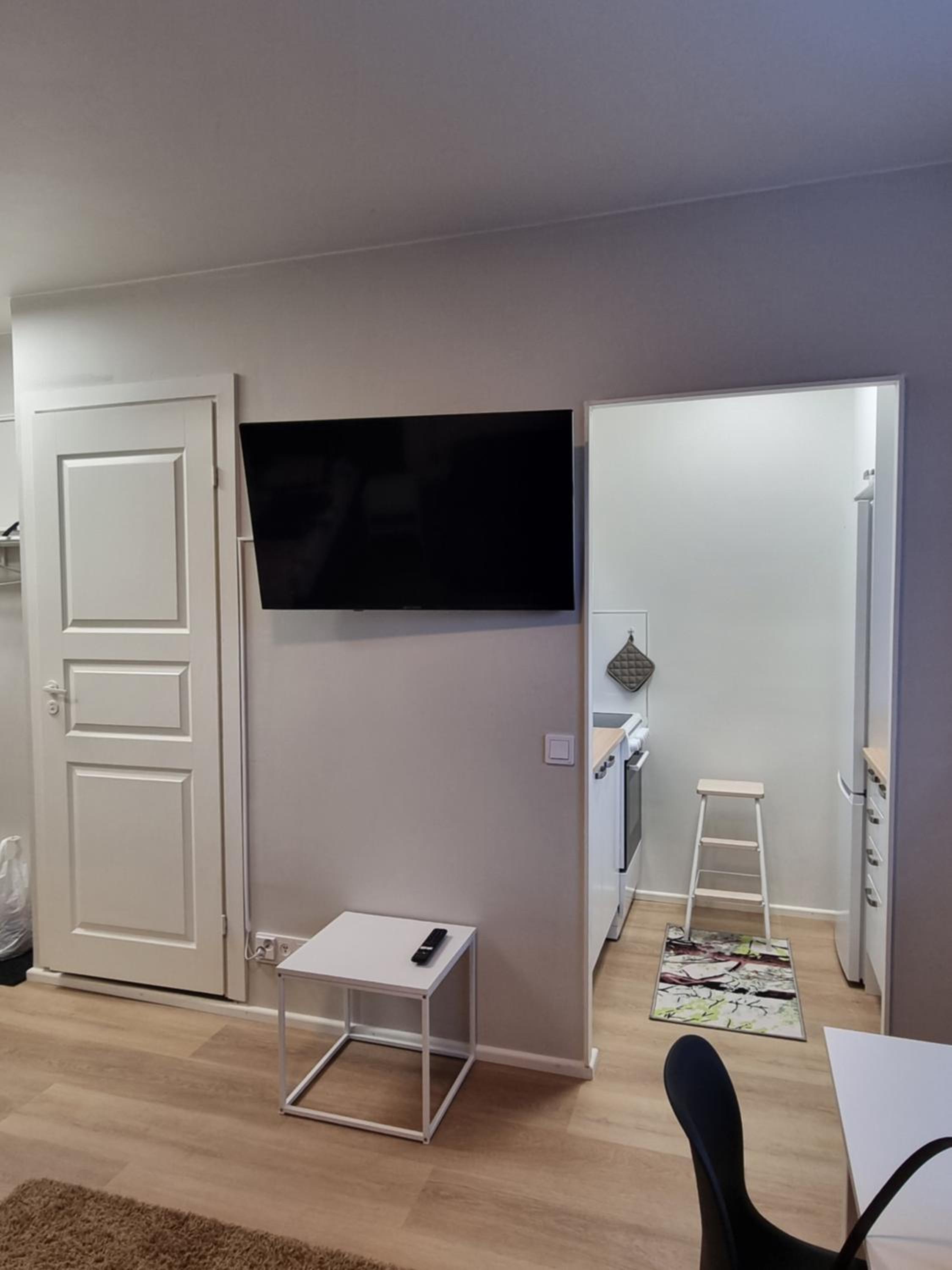 Kompakti yksiö numero 4 pienkerrostalossa