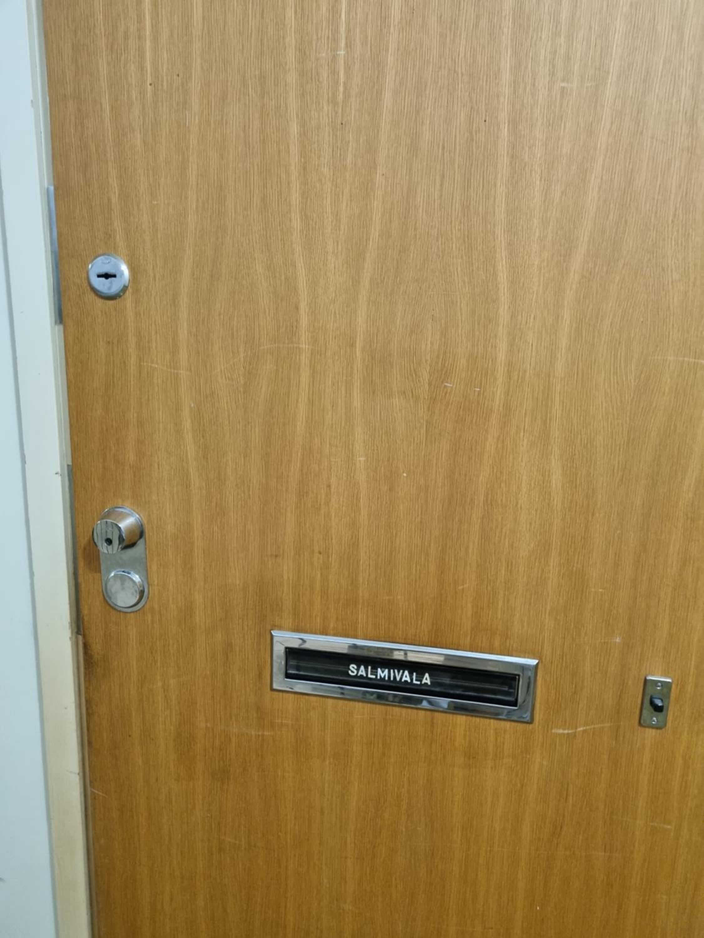 Kompakti yksiö numero 4 pienkerrostalossa