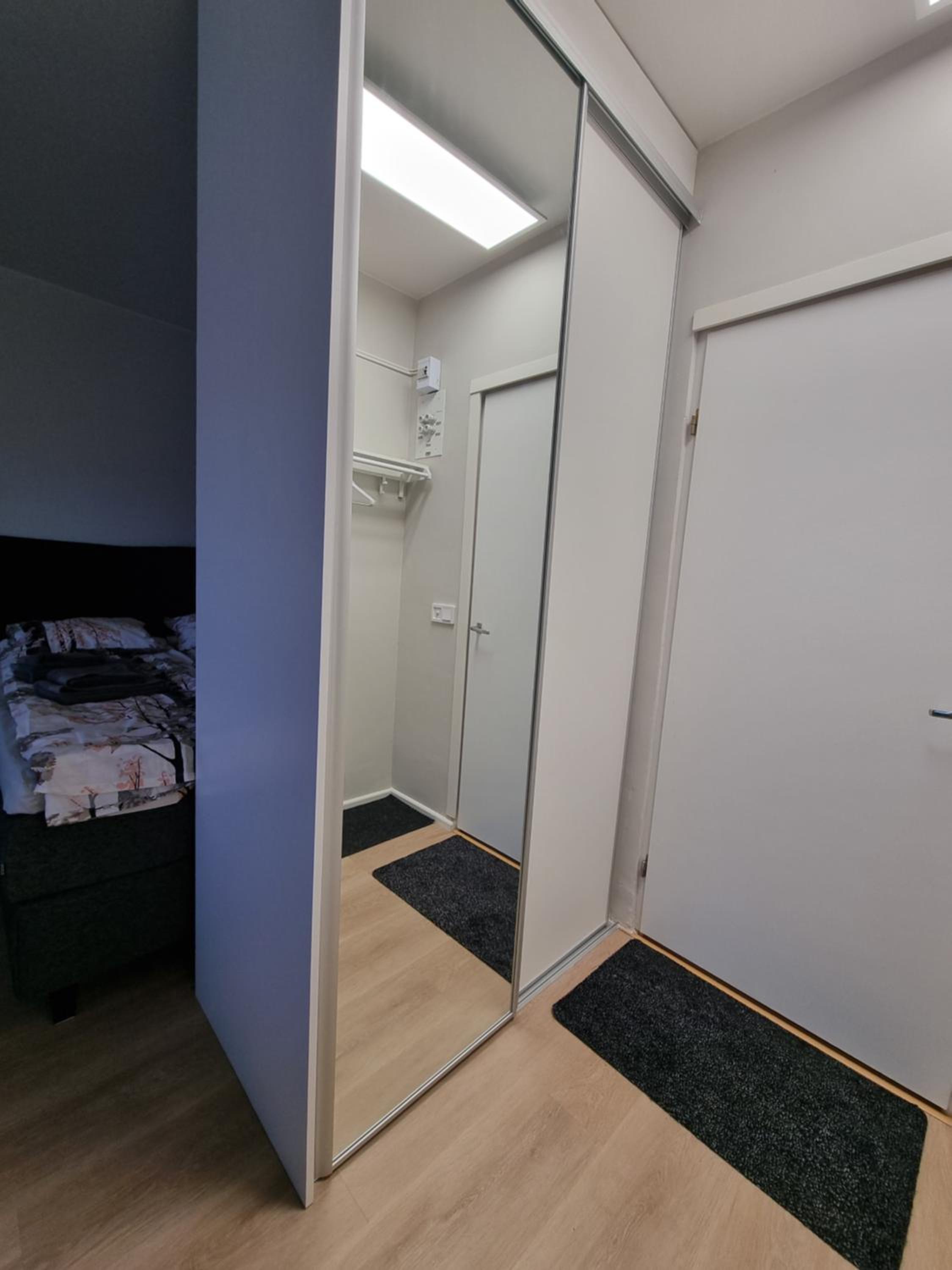 Kompakti yksiö numero 4 pienkerrostalossa