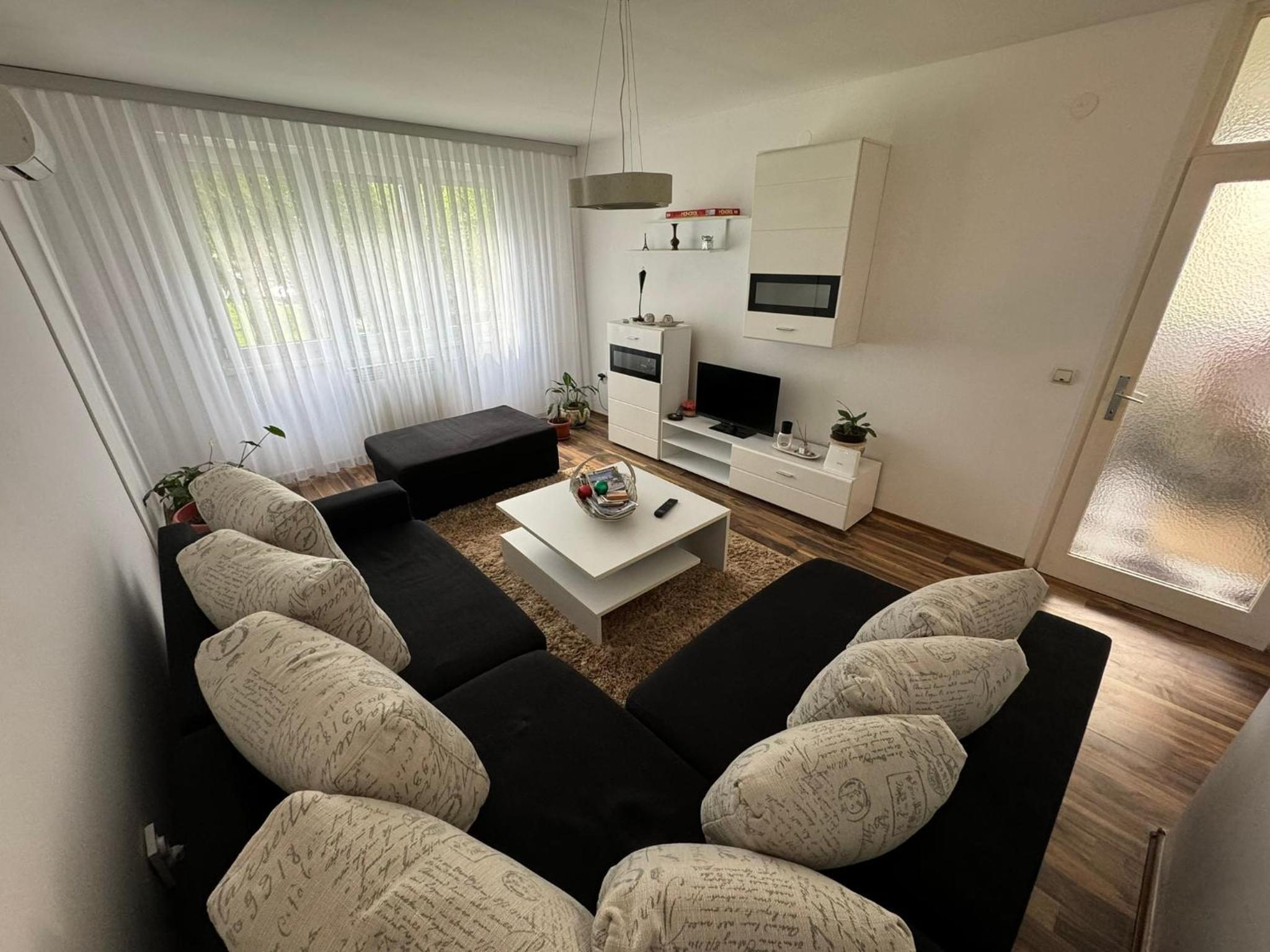 Family stay apartment Share