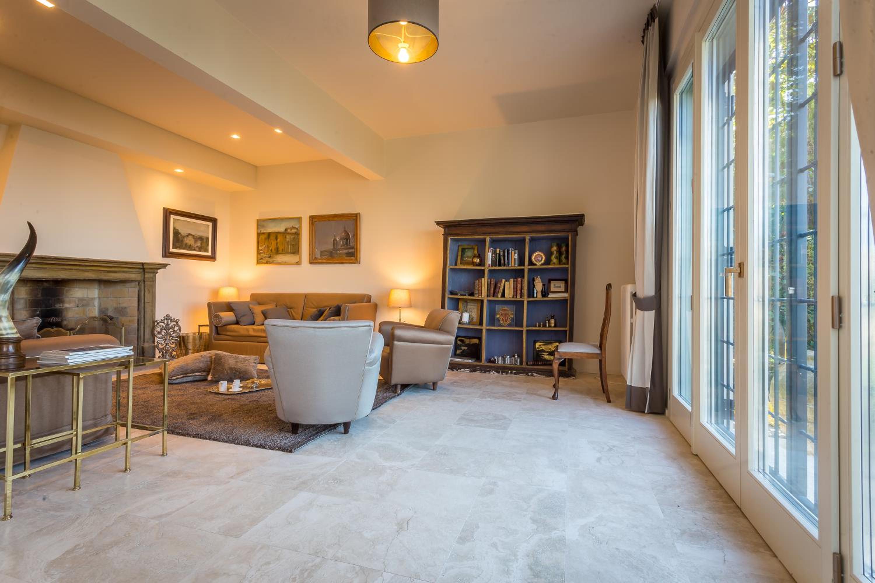 3 bedrooms Unique View On Florence with large Jacuzzi