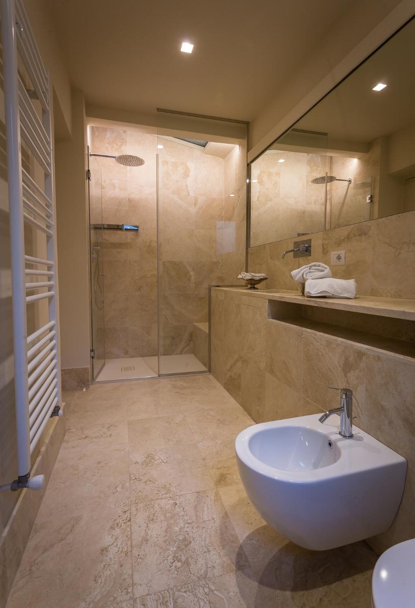 3 bedrooms Unique View On Florence with large Jacuzzi