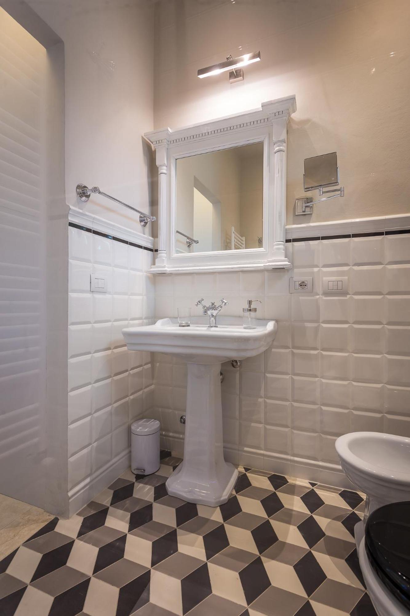 3 bedrooms Unique View On Florence with large Jacuzzi