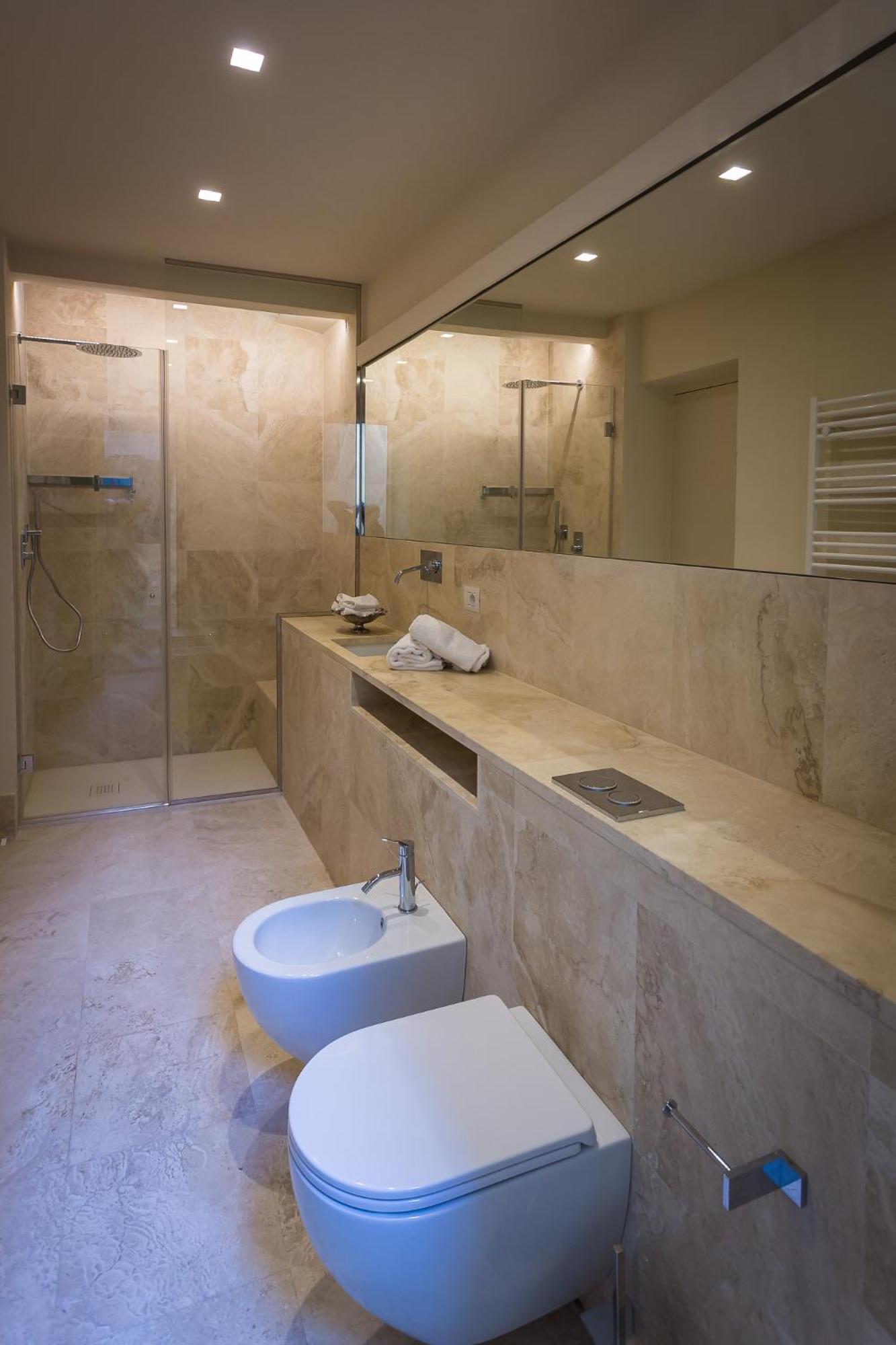 3 bedrooms Unique View On Florence with large Jacuzzi