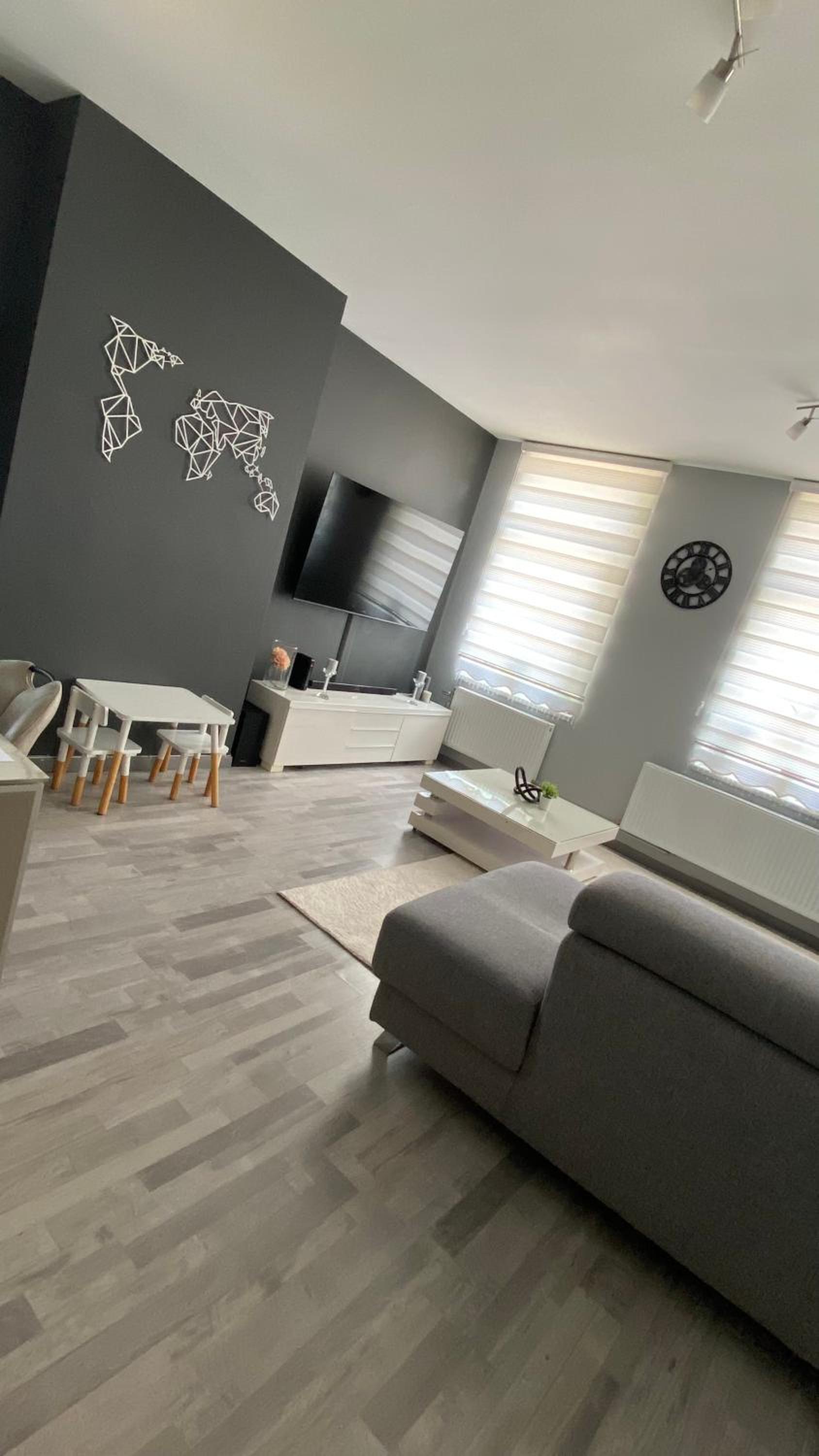 Next2Airport - Appartement House of Lions