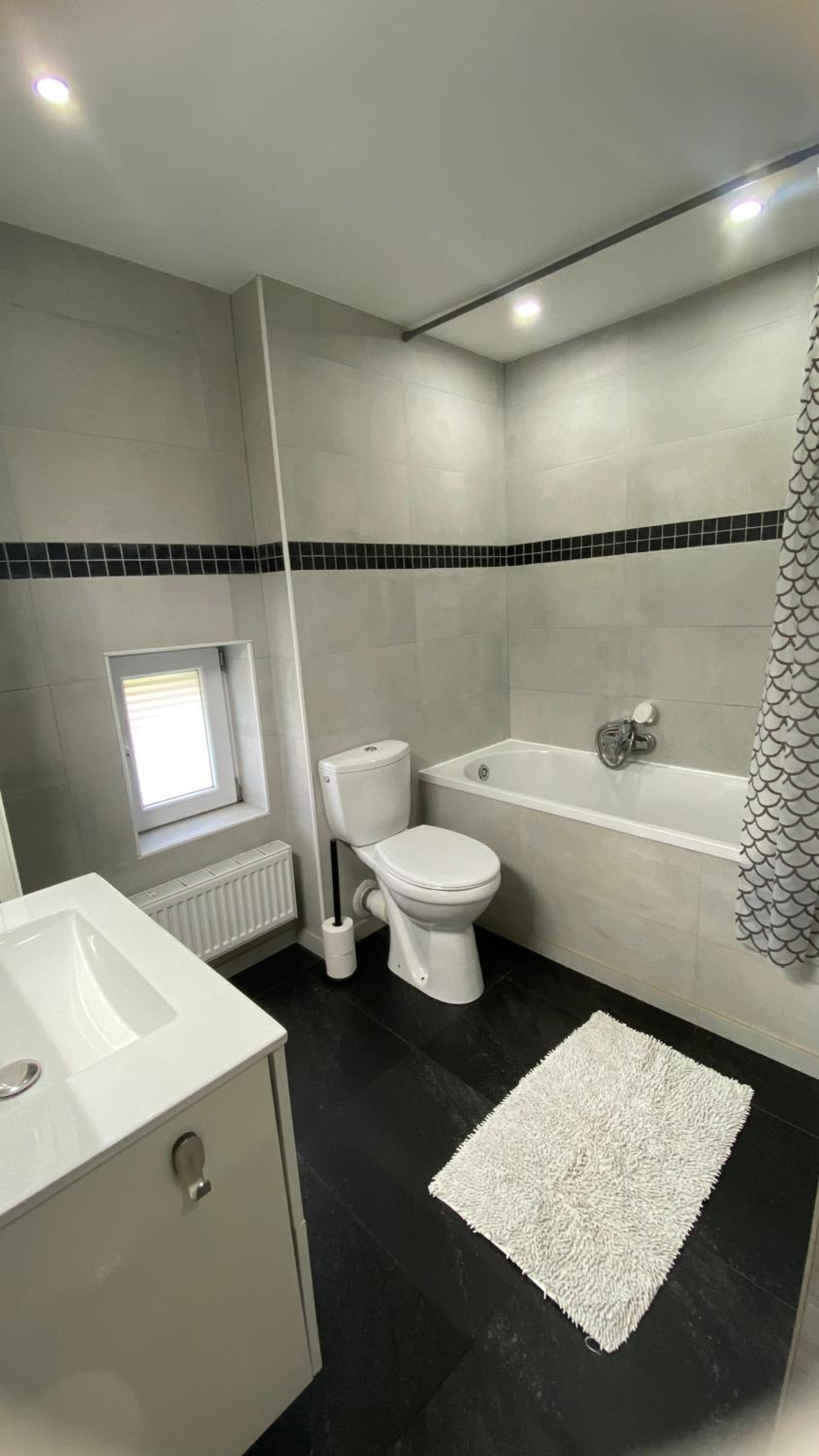 Next2Airport - Appartement House of Lions