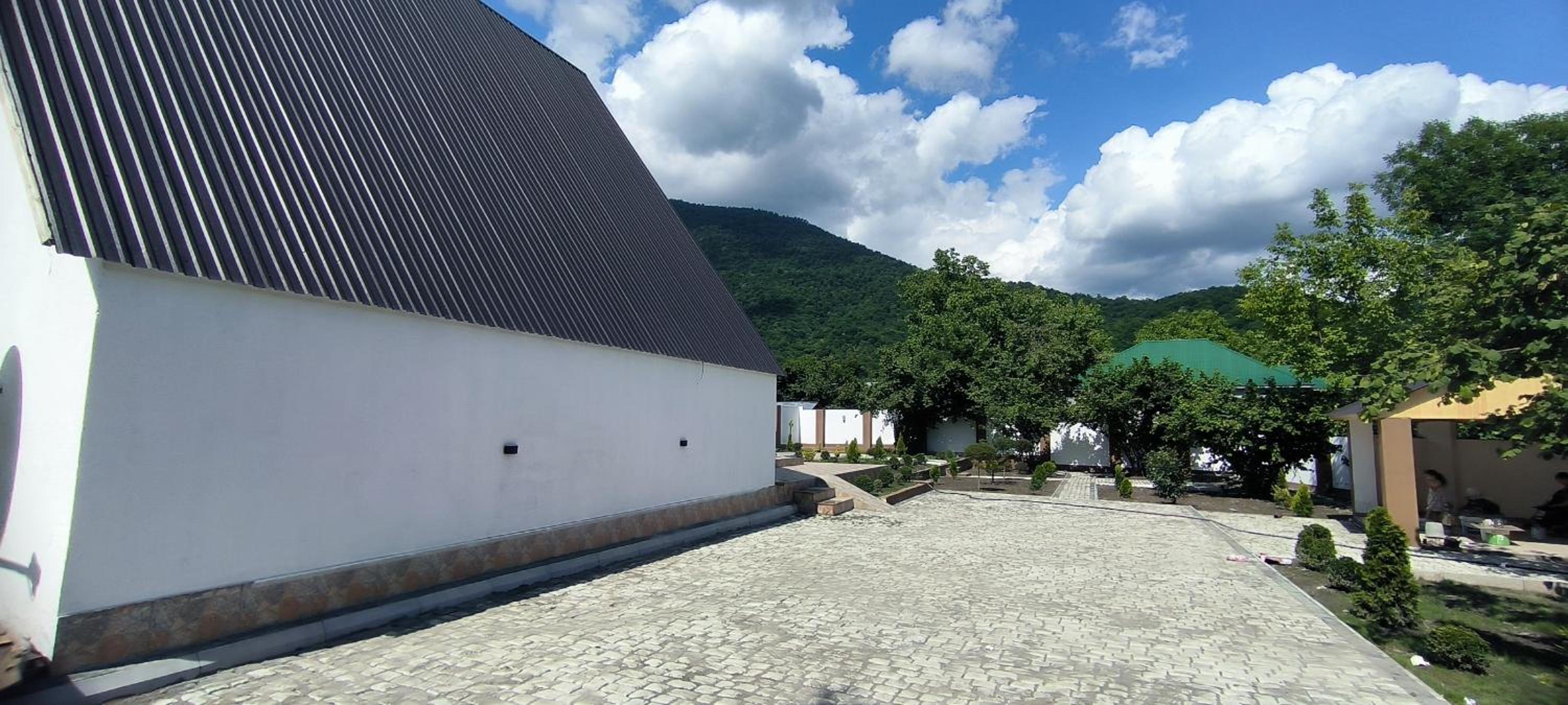 Qafqaz Manor Barn