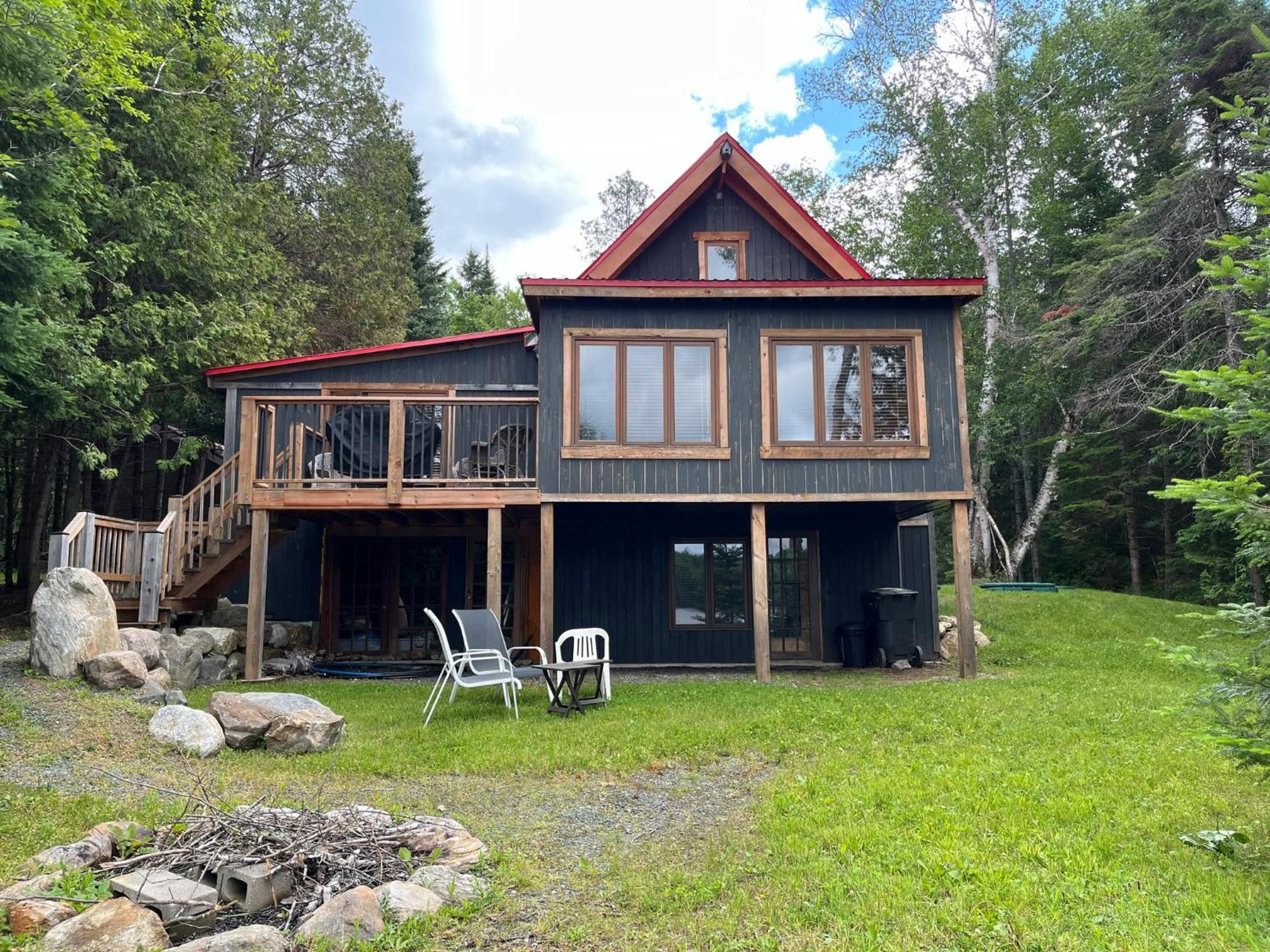 Rustic Cottage by the Lake