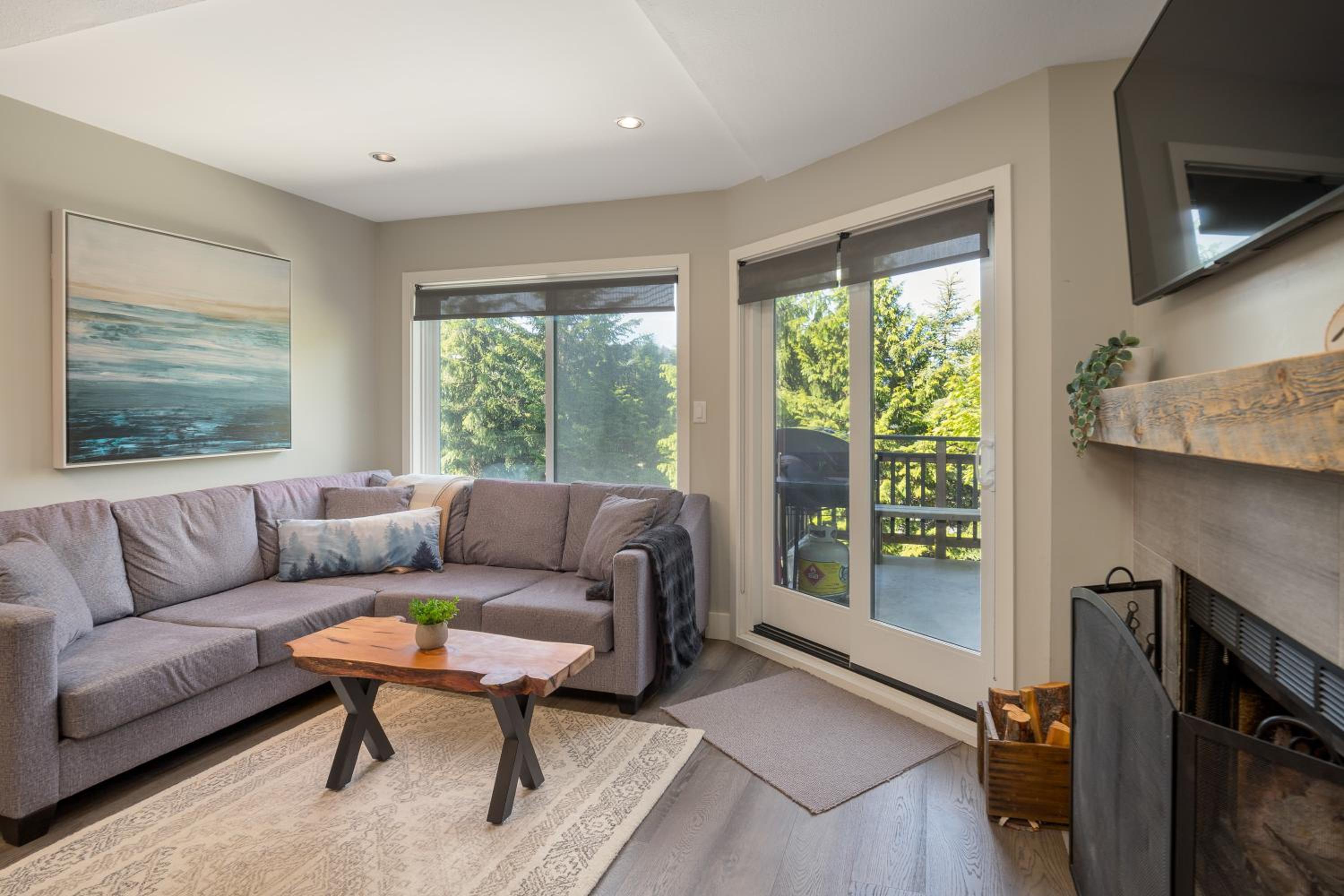 3BR- Brand New Listing Beautiful Multi-Level Townhome in Creekside