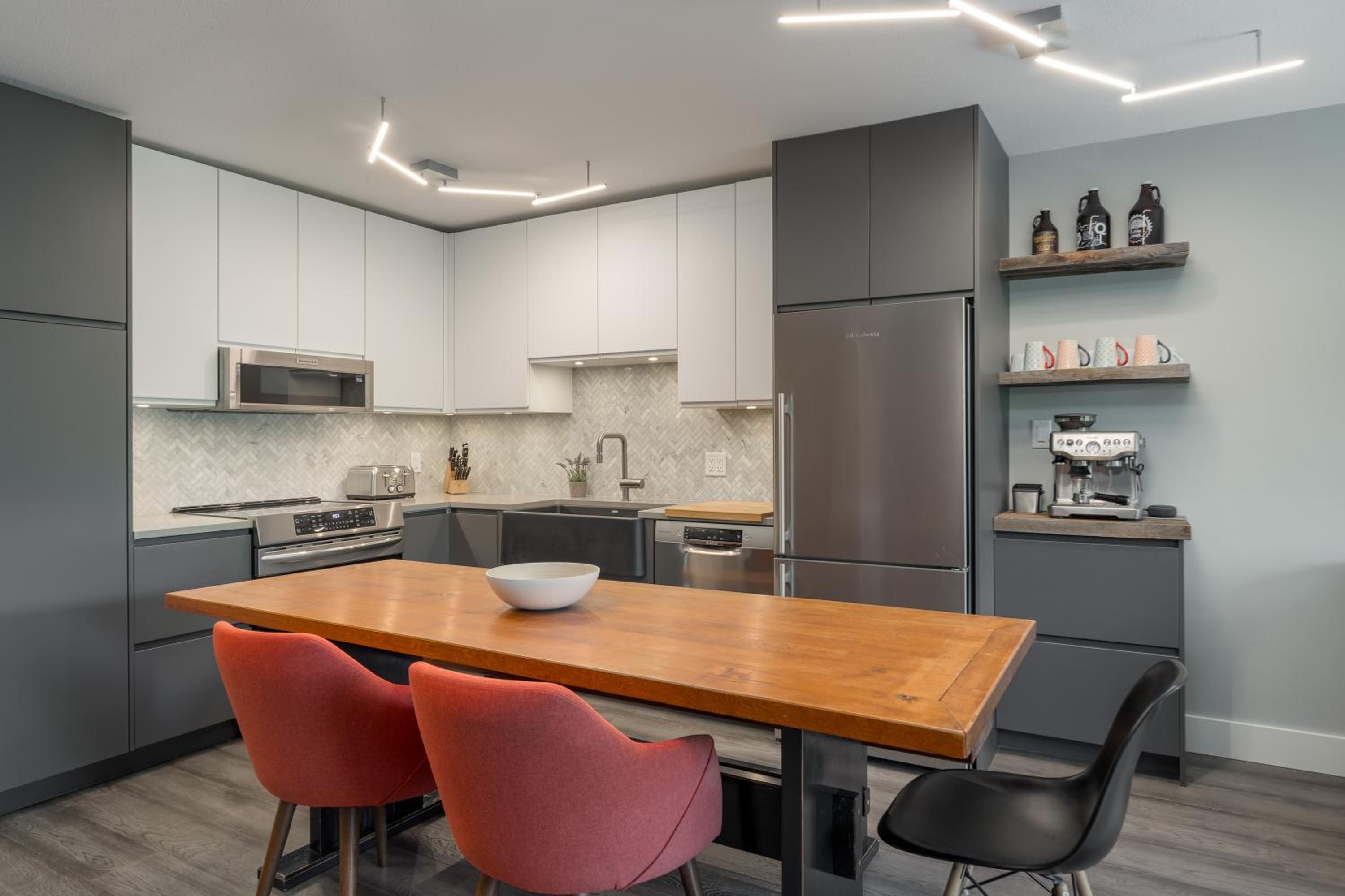 3BR- Brand New Listing Beautiful Multi-Level Townhome in Creekside