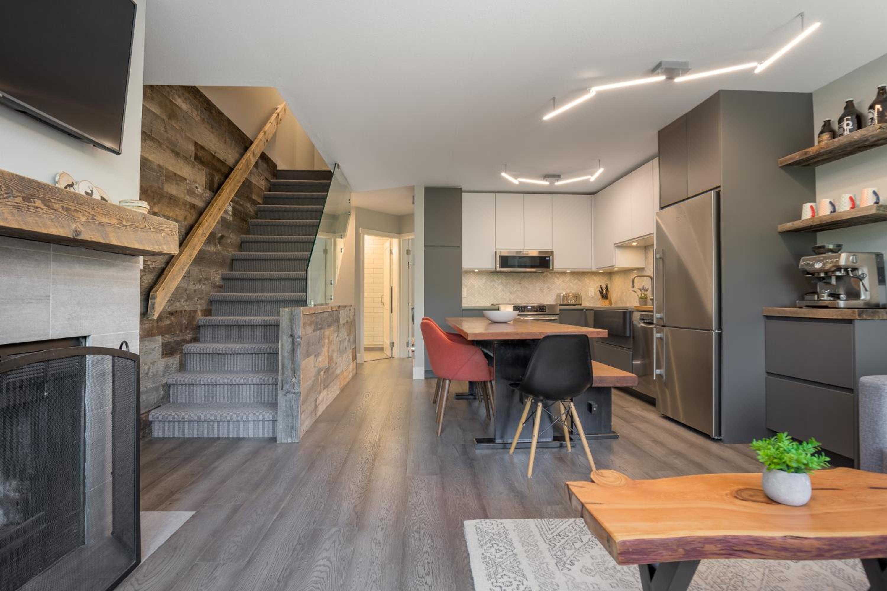 3BR- Brand New Listing Beautiful Multi-Level Townhome in Creekside