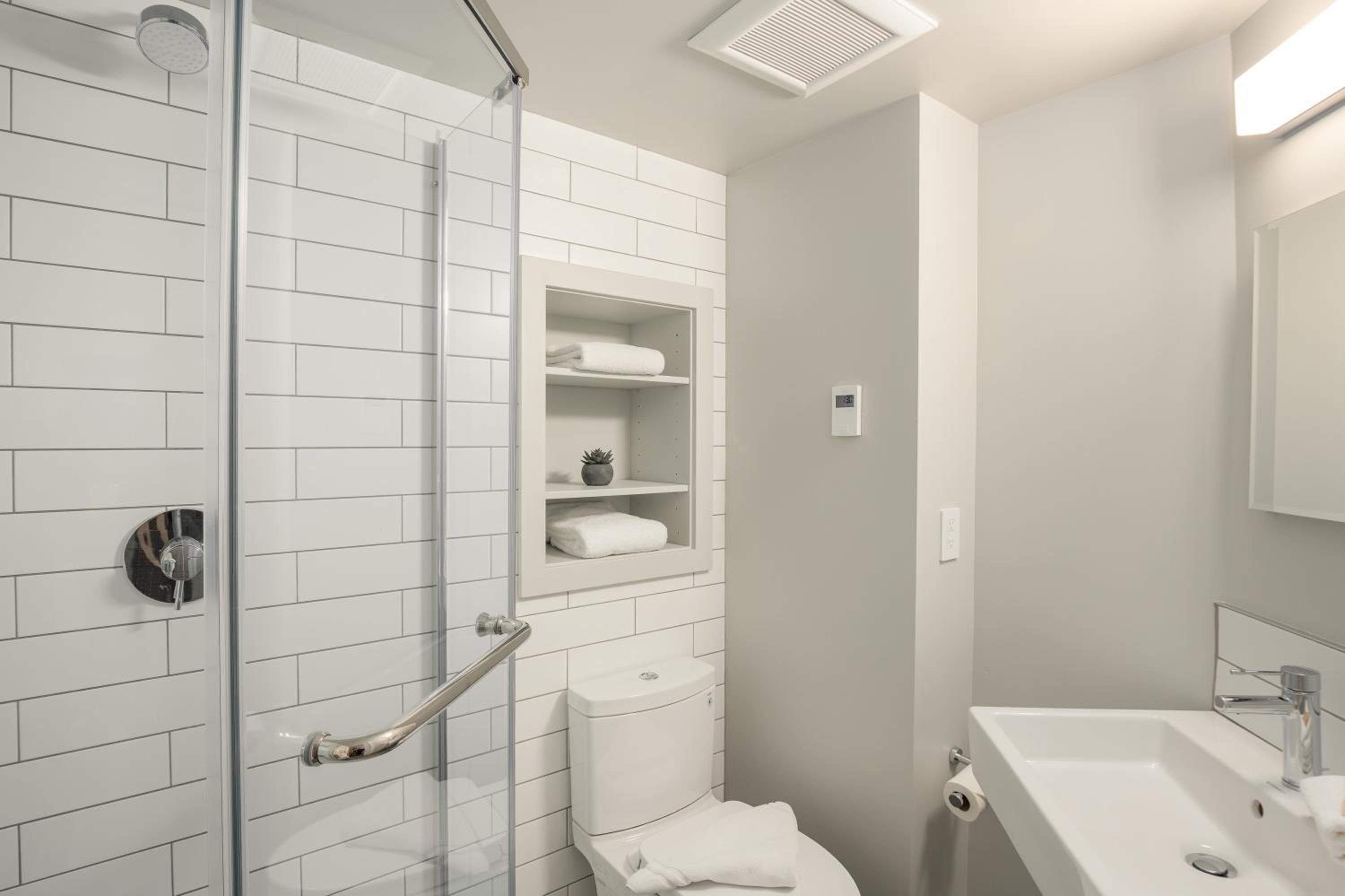 3BR- Brand New Listing Beautiful Multi-Level Townhome in Creekside