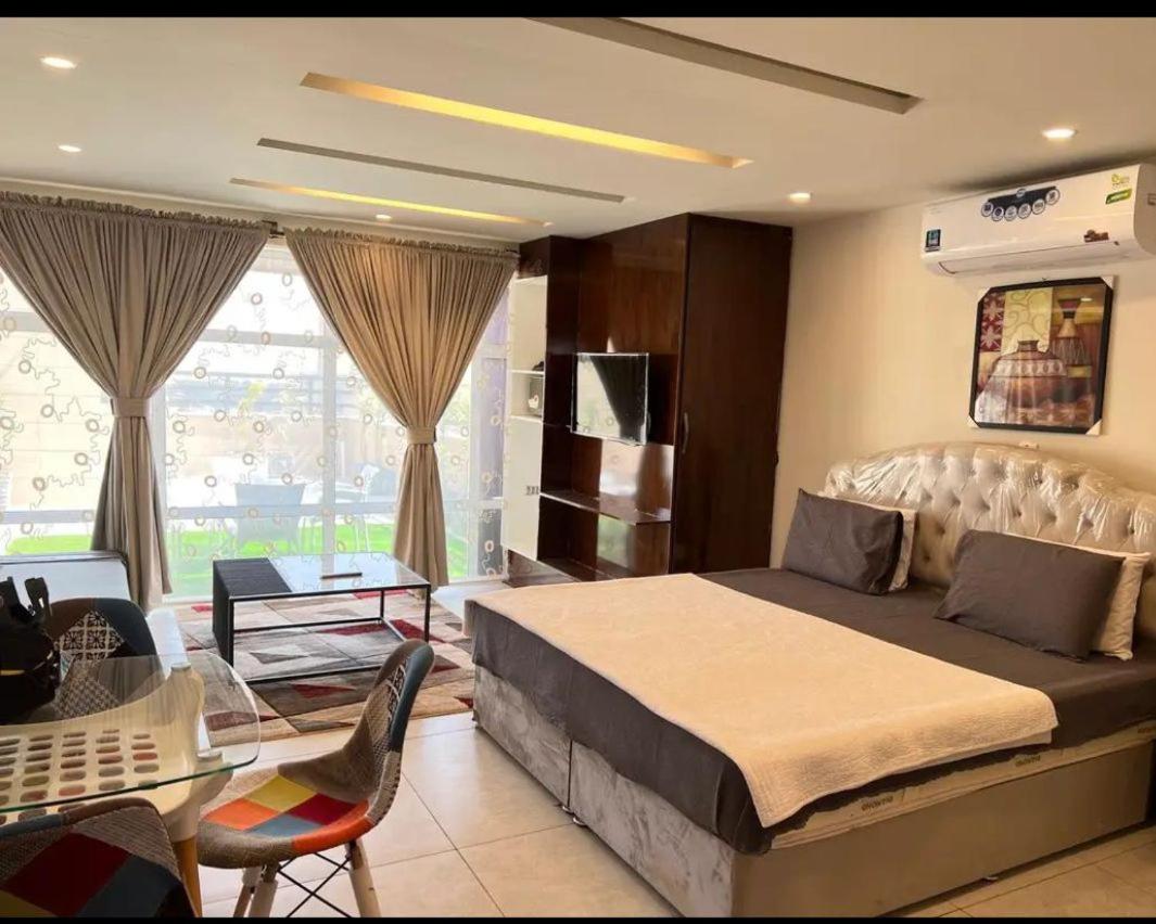 Vaporium penthouse Bahria RWP