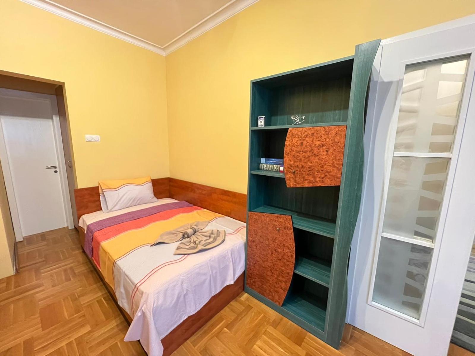 Mumbai Spacious 150 Sq M 2BDR near Vitosha BLVD and NDK