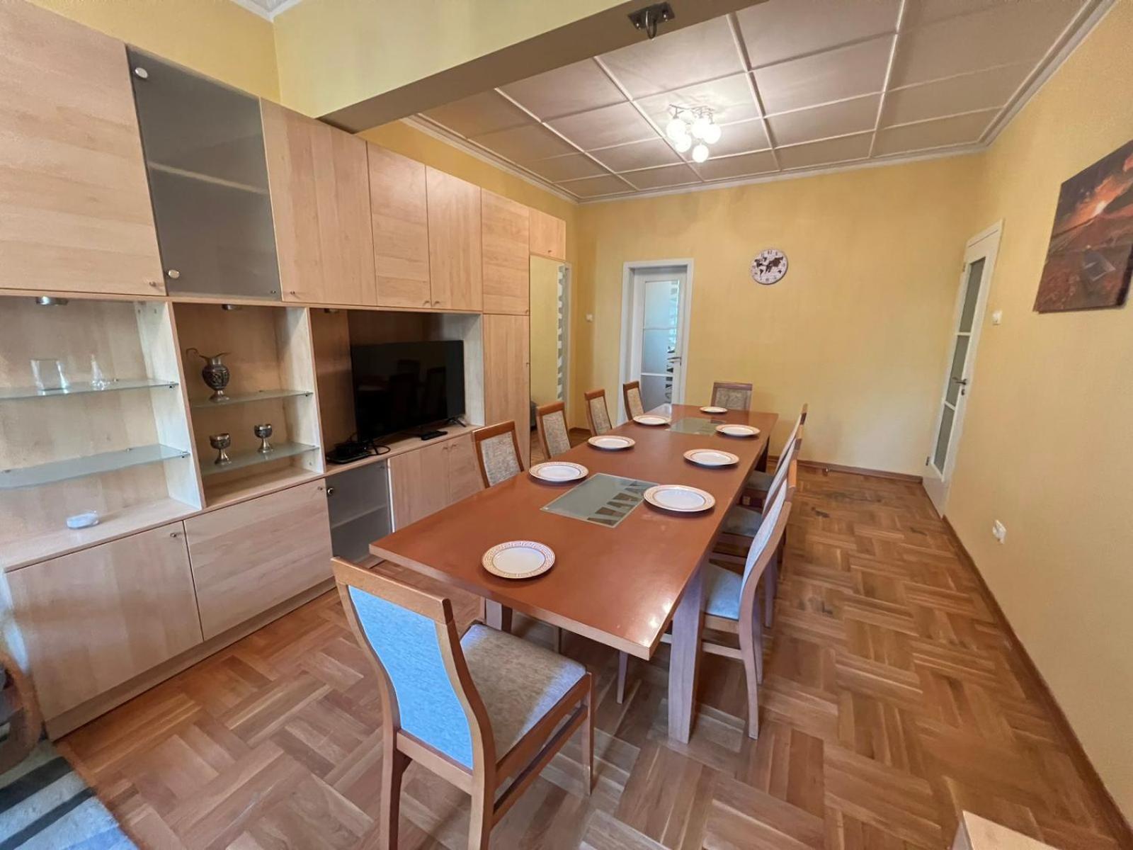 Mumbai Spacious 150 Sq M 2BDR near Vitosha BLVD and NDK
