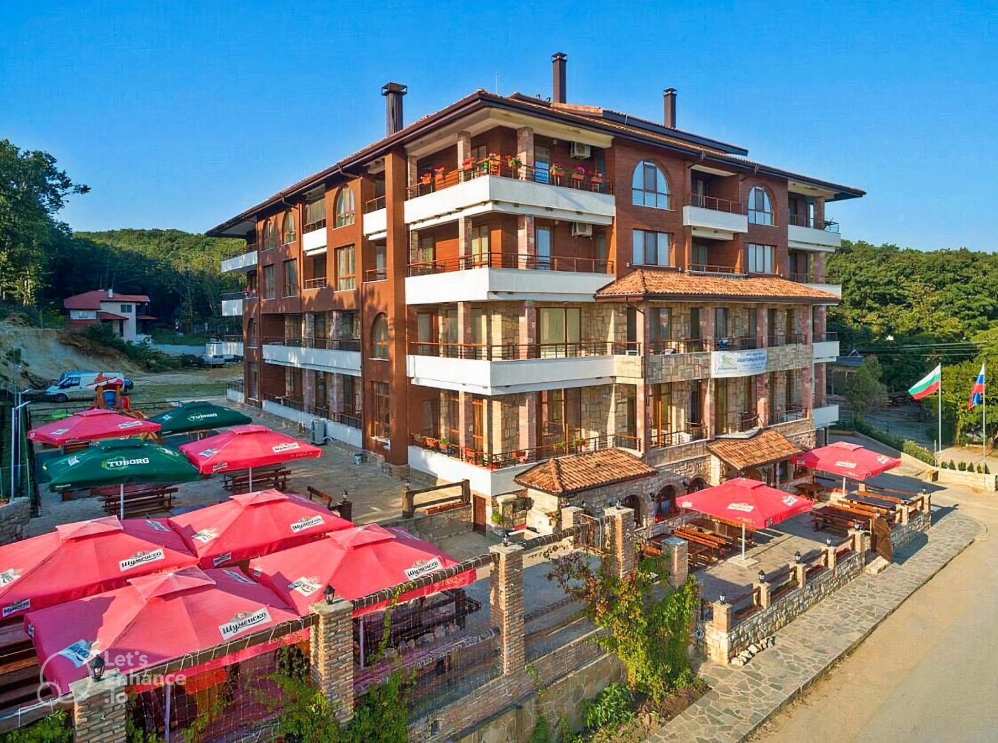 Forest View Apartment
