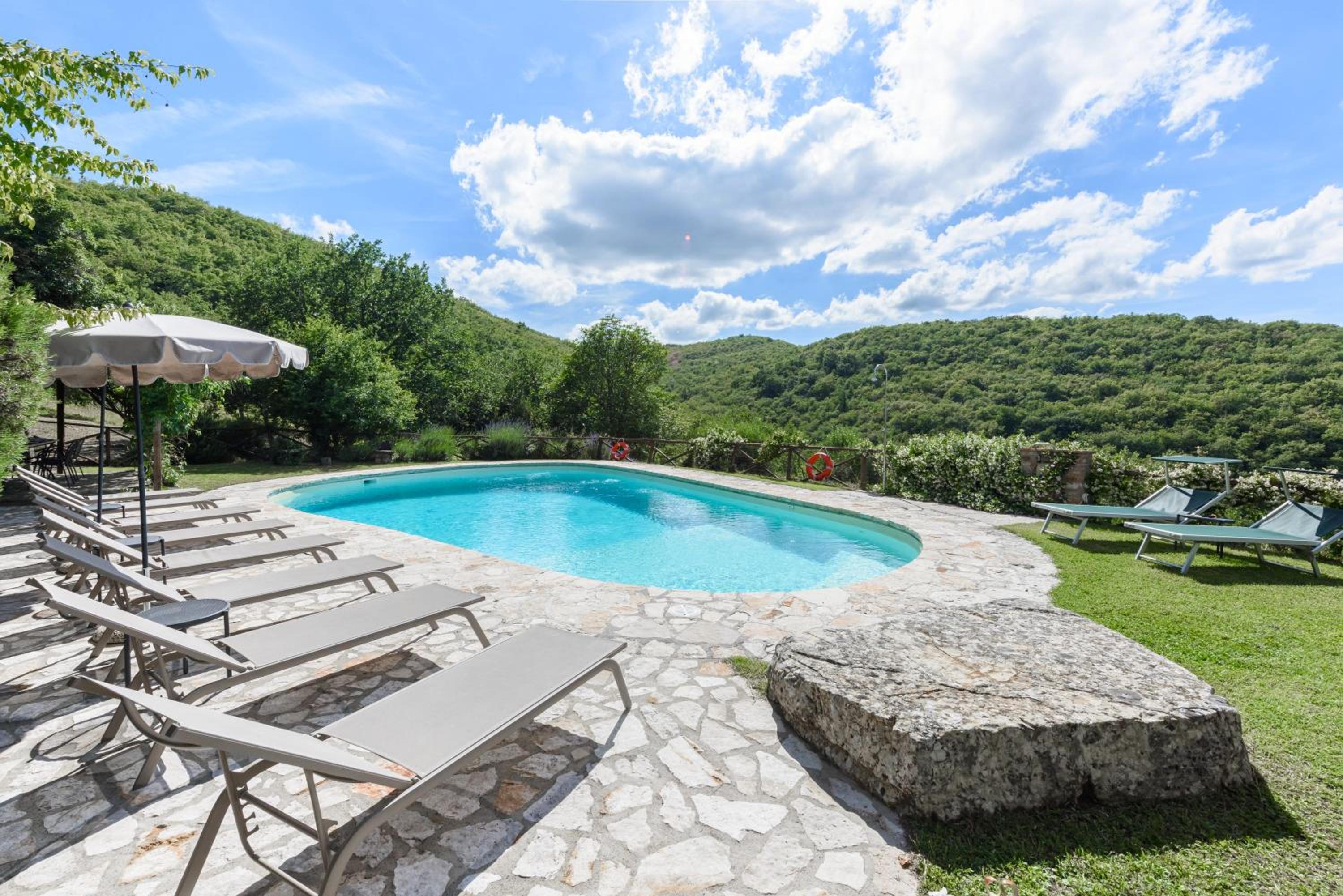 Villa Poggio la Croce by Mmega view 4