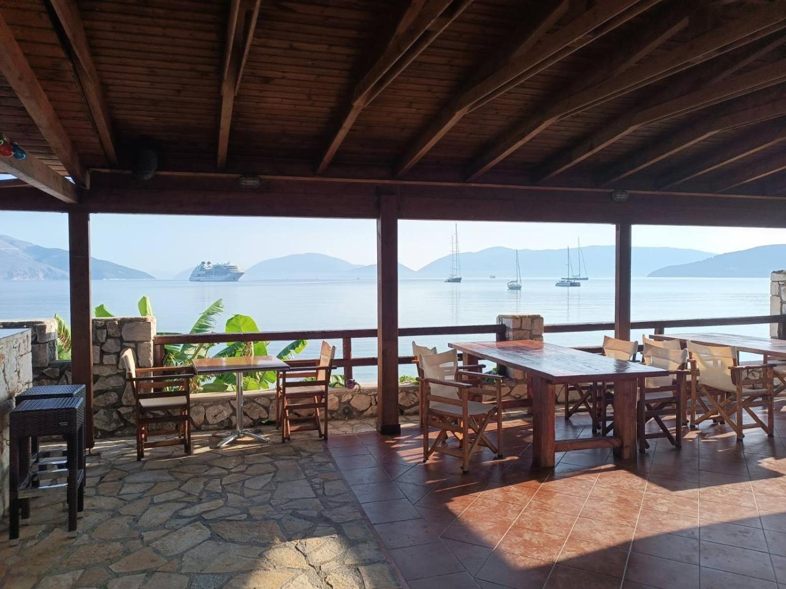 Camping Karavomilos