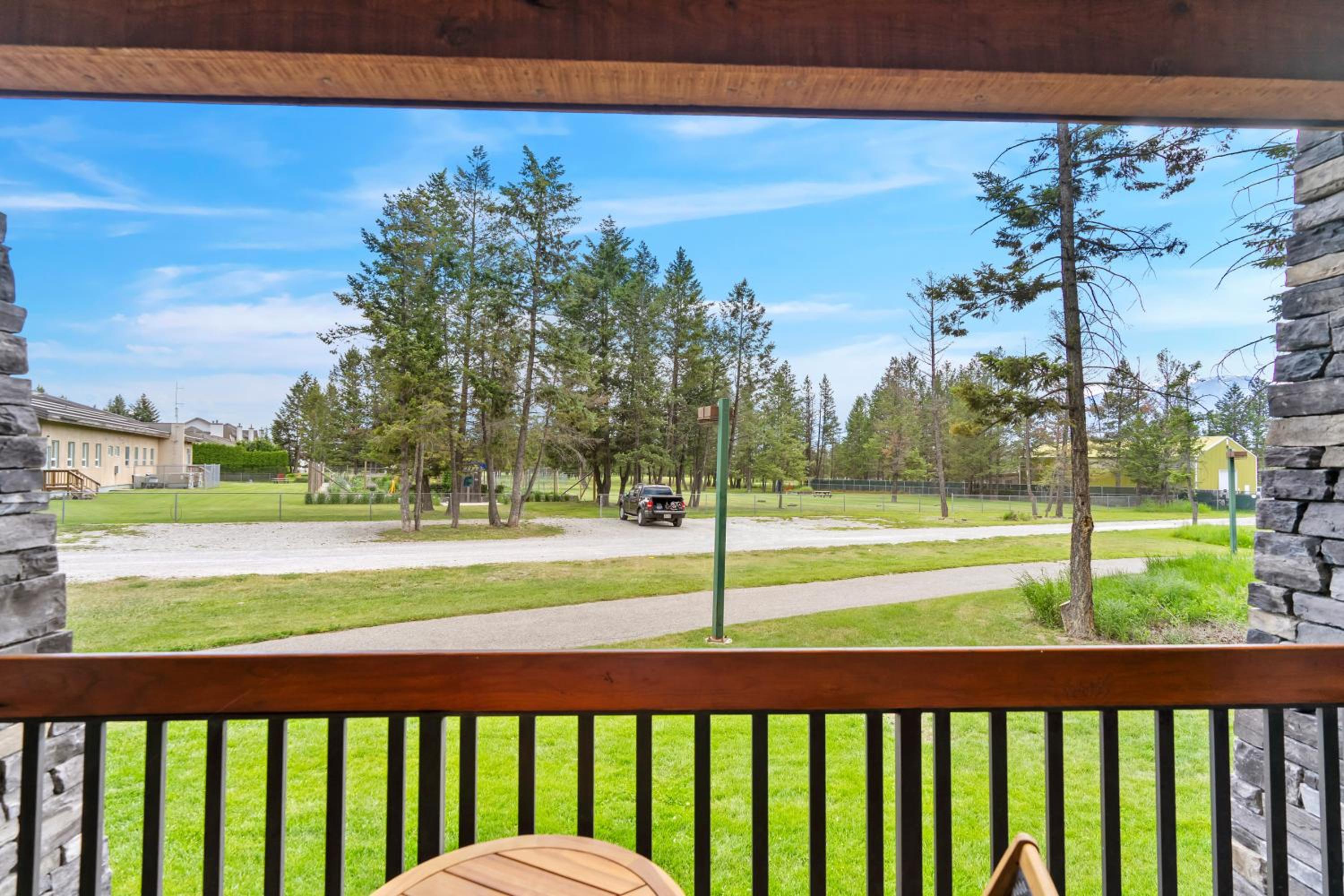 Grizzly Springs, Outdoor Pool, Hot Tub, Fireplace