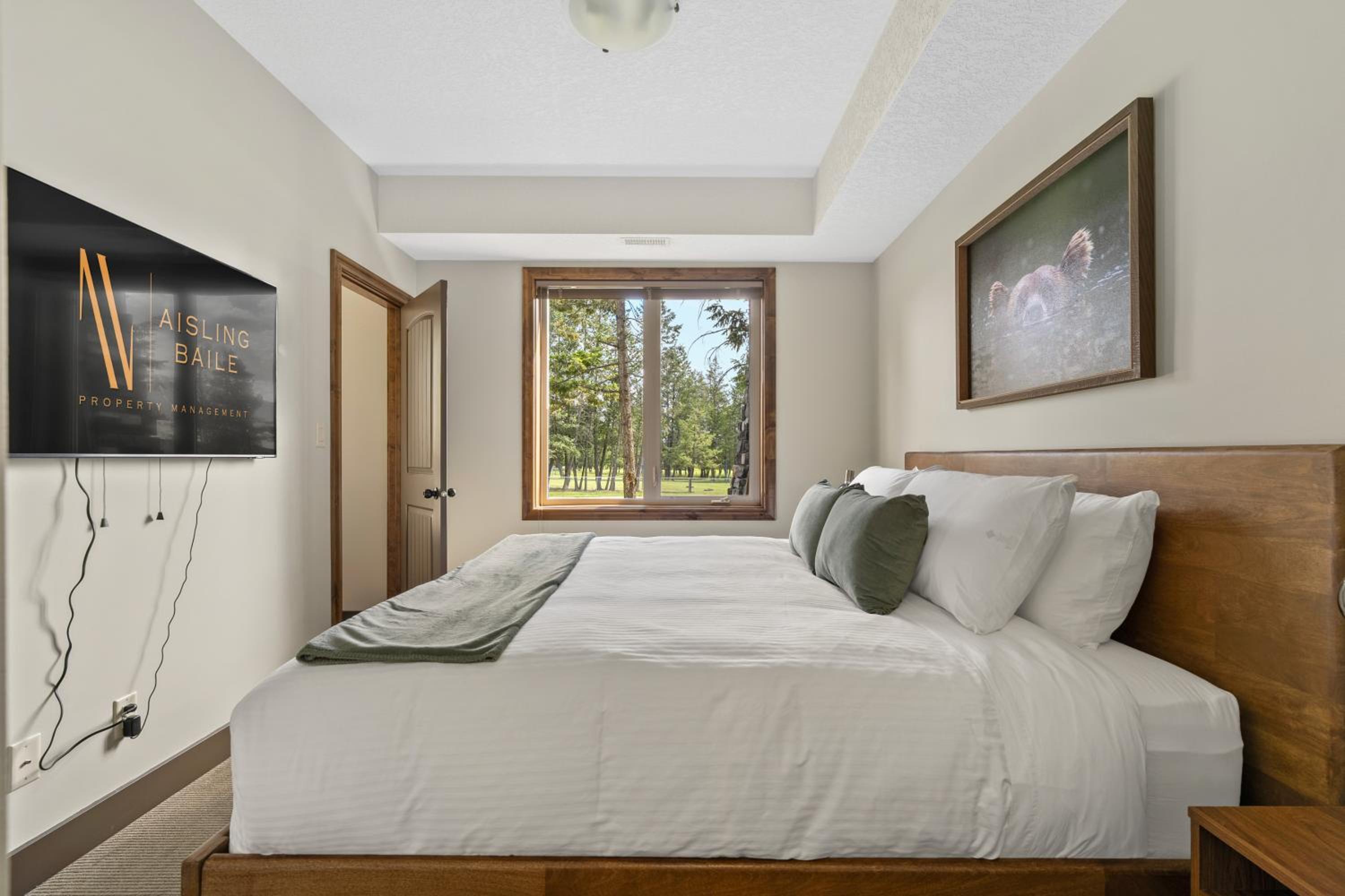 Grizzly Springs, Outdoor Pool, Hot Tub, Fireplace