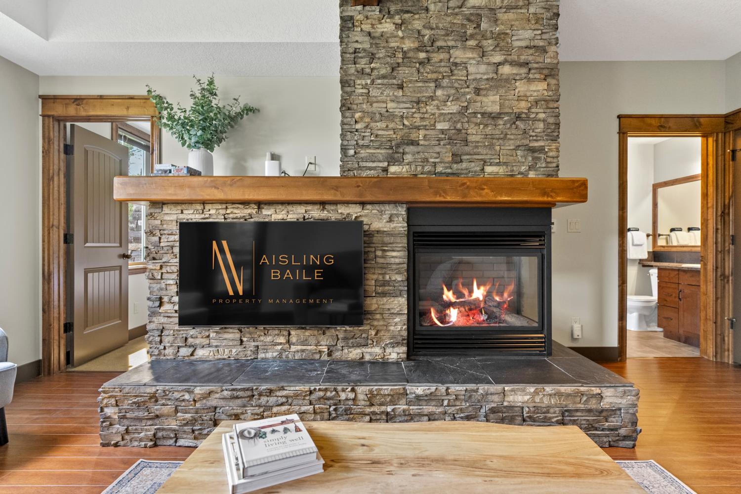 Grizzly Springs, Outdoor Pool, Hot Tub, Fireplace