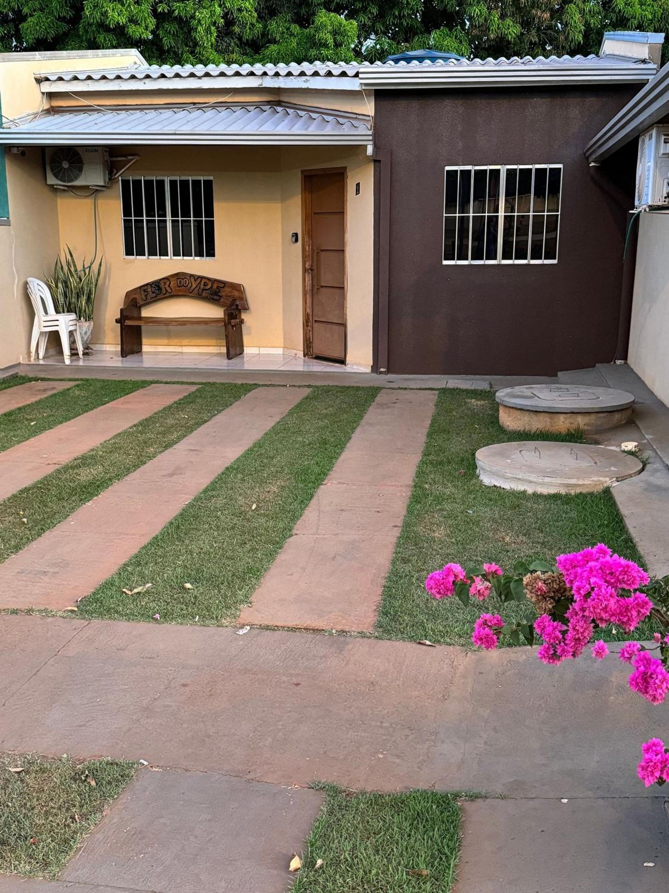 Casa Flor do Ipê Homes