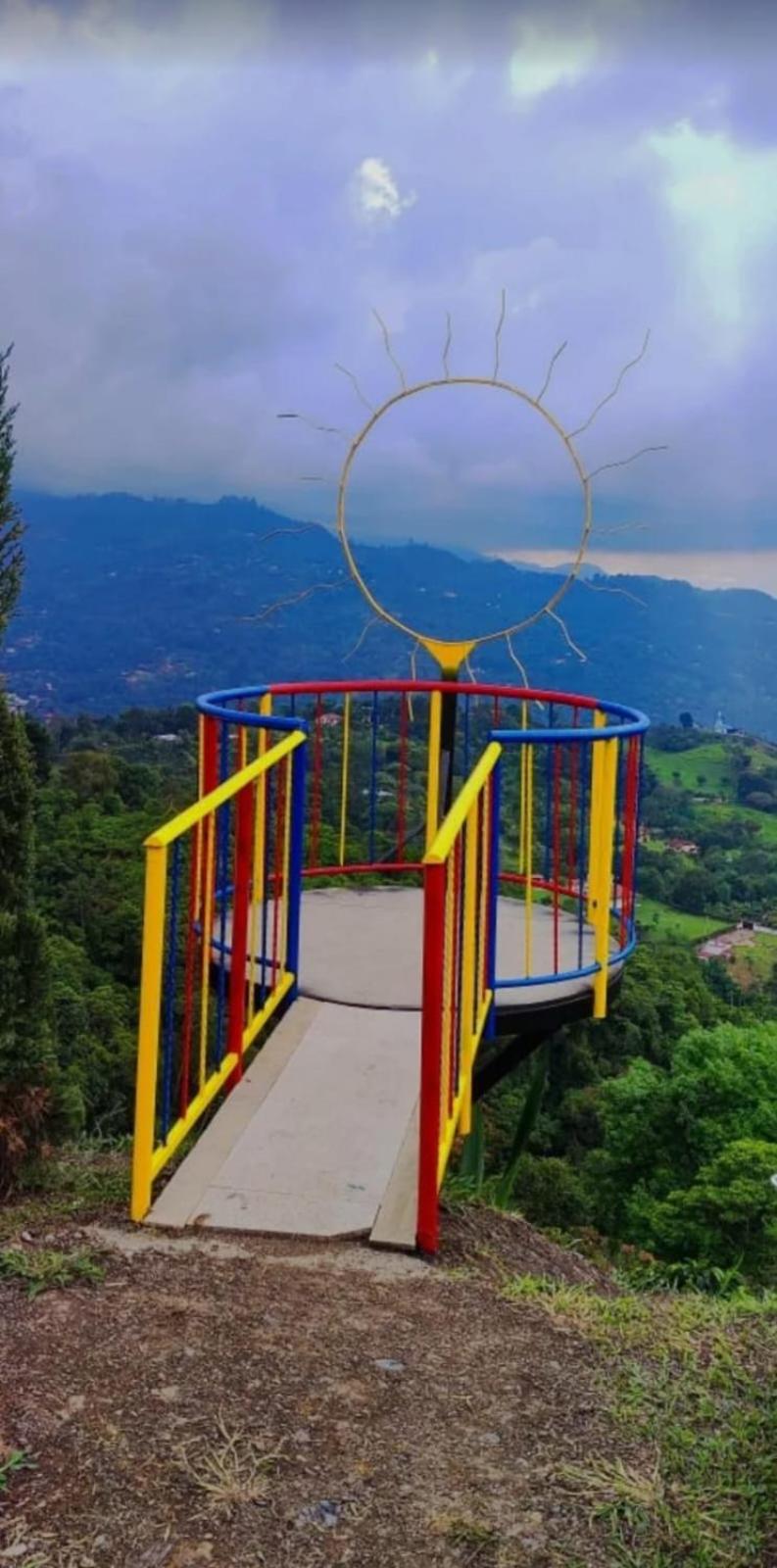Cabaña cafetera con hermosa vista