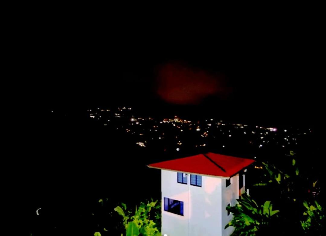 Cabaña cafetera con hermosa vista