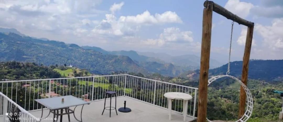 Cabaña cafetera con hermosa vista
