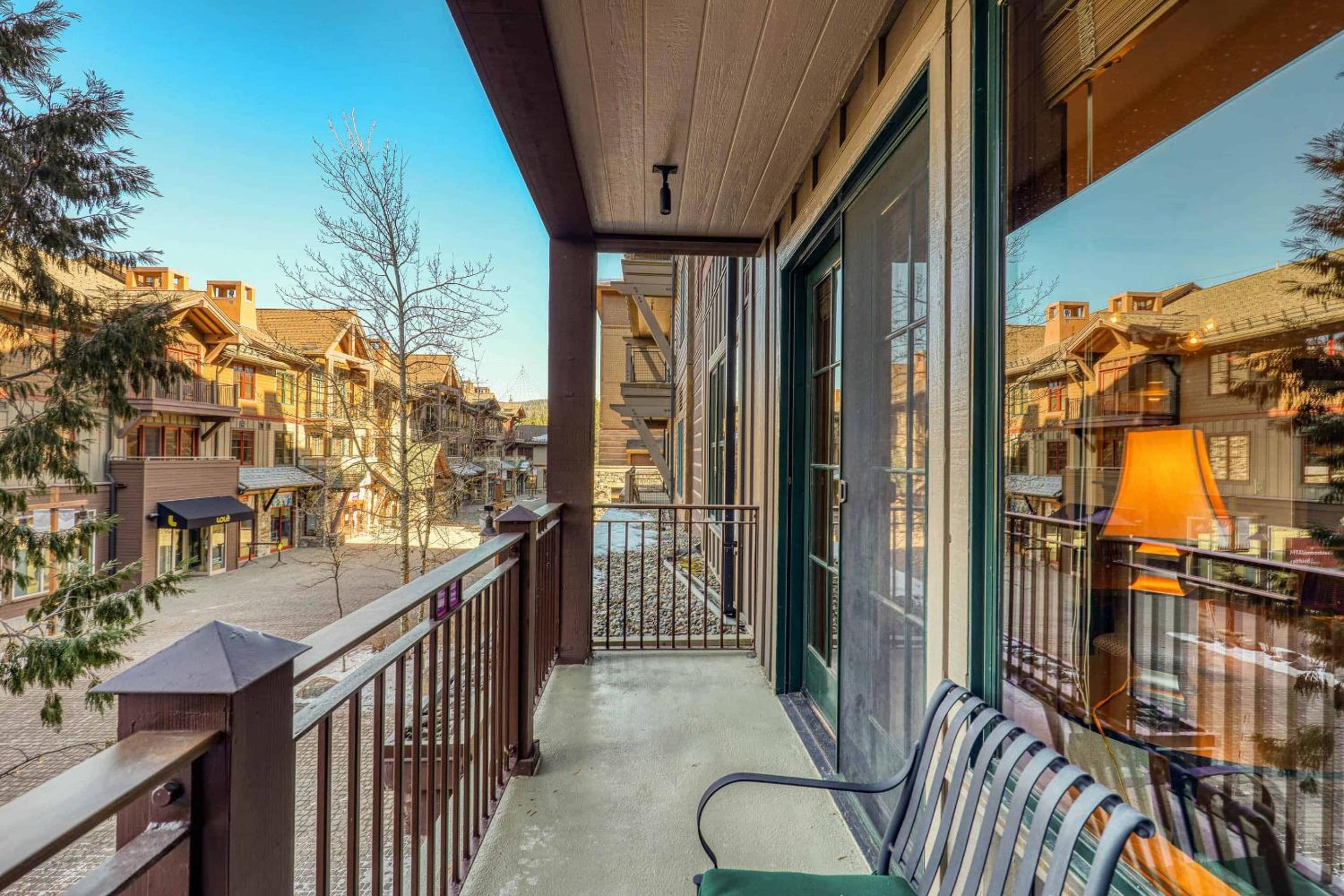Lake Tahoe Vacations - Iron Horse Lodge South 209 by East West Hospitality - Property Image 6
