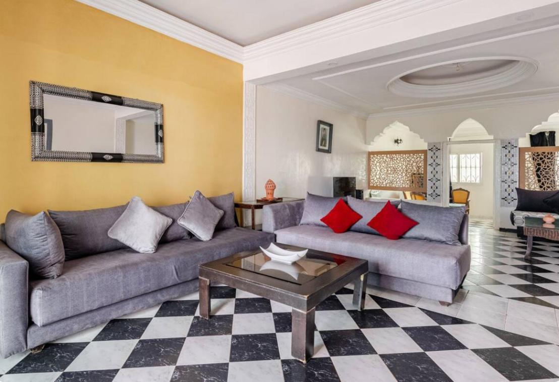 lounge