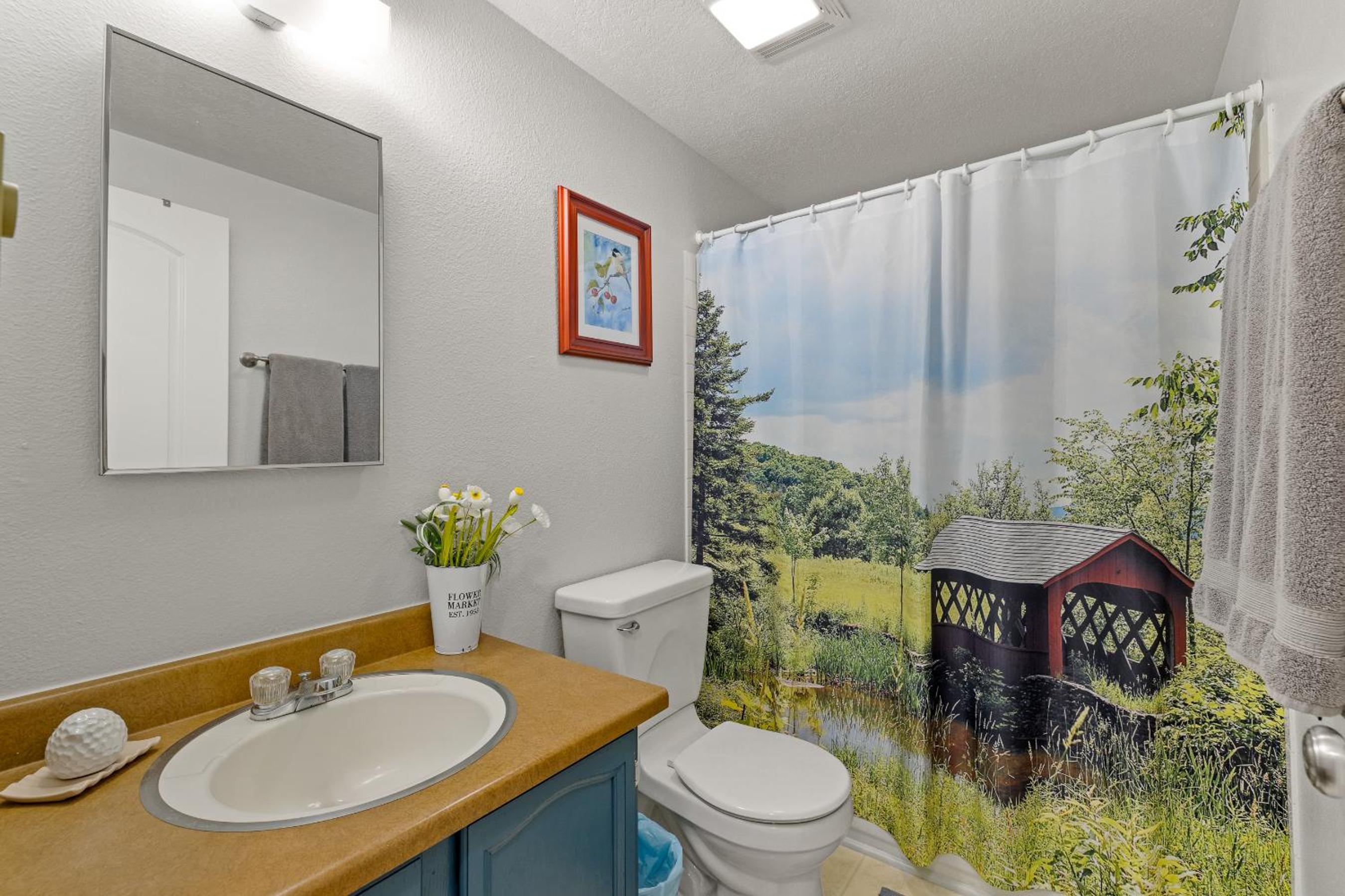 New! Break at 208, walk to lake, park, downtown, hospital - pet-friendly view 4