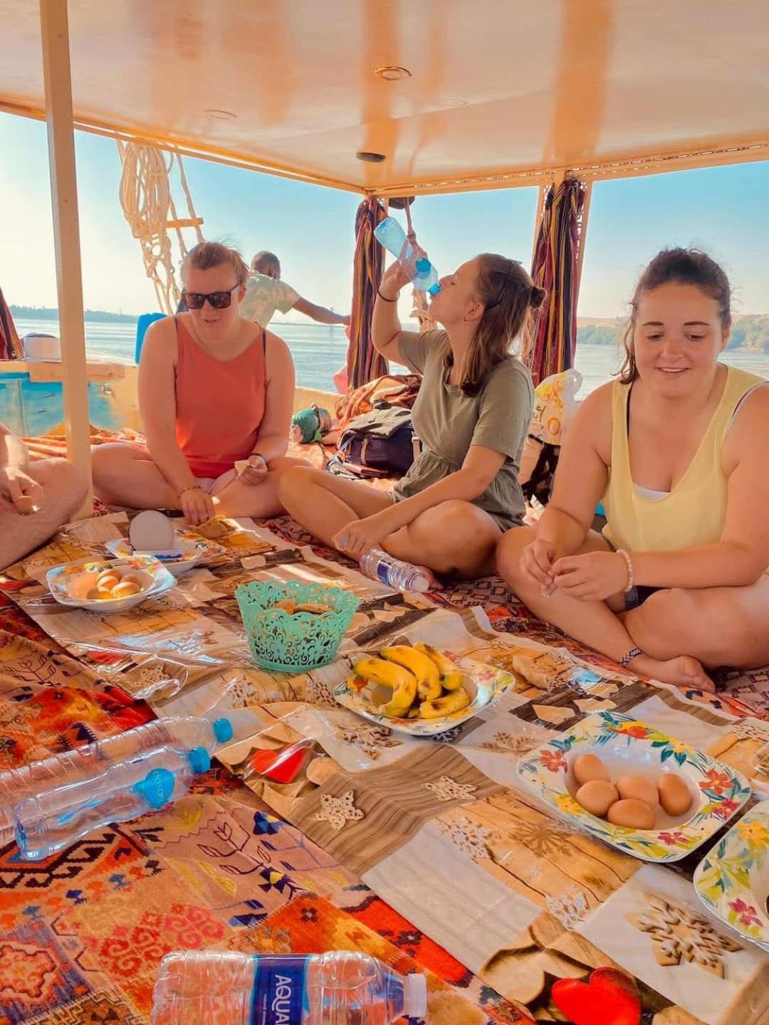 Felucca sailing boat from Aswan to komombo with private bathroom