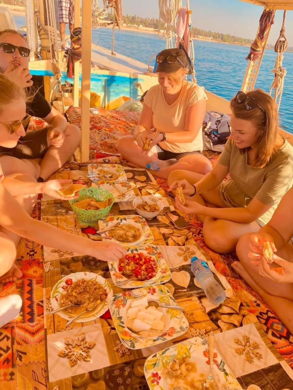 Felucca sailing boat from Aswan to komombo with private bathroom