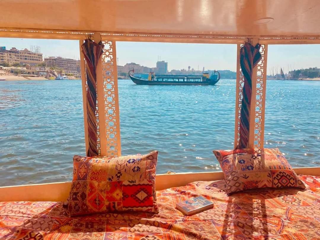 Felucca sailing boat from Aswan to komombo with private bathroom