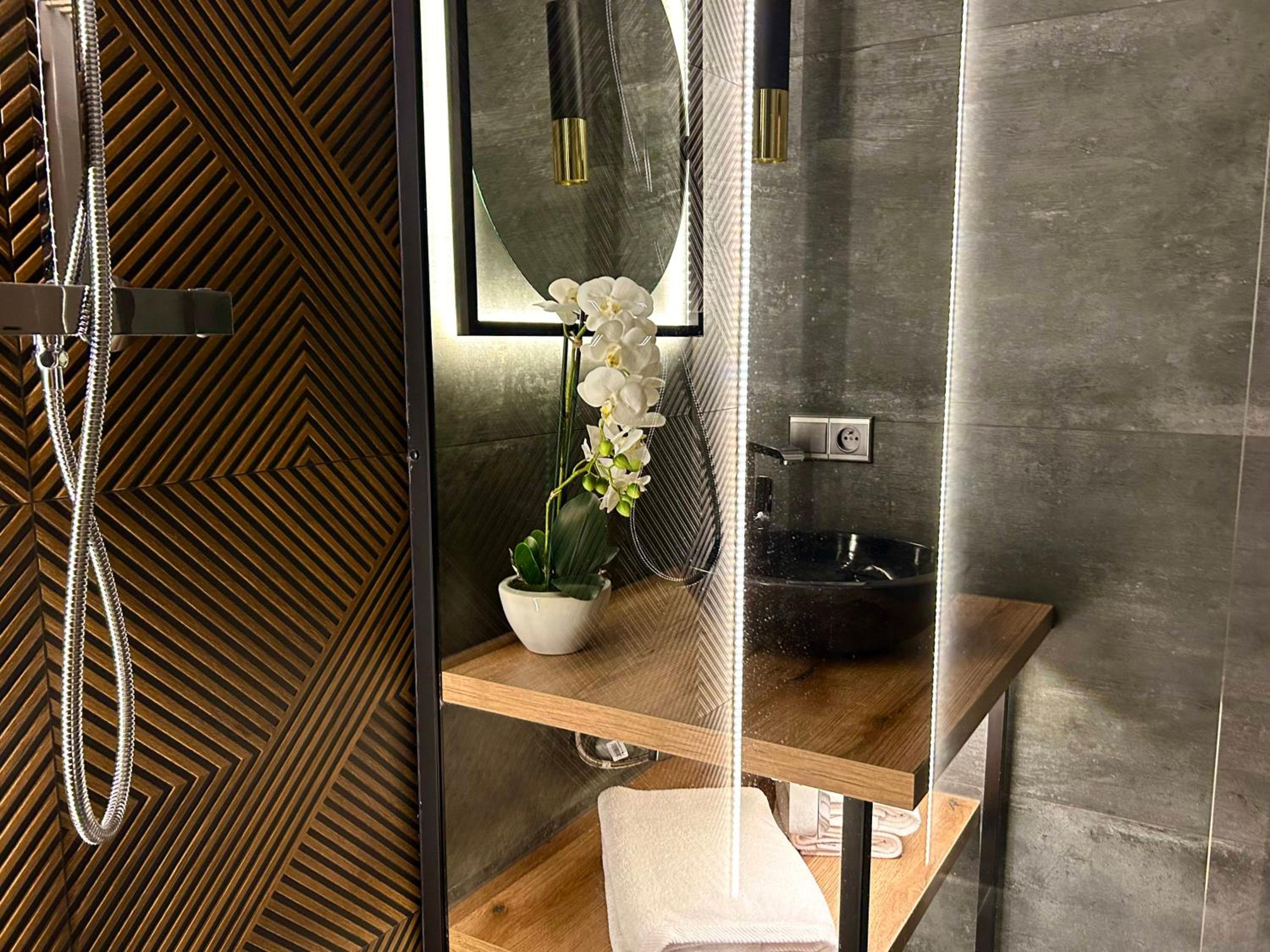 LEO Apartment FREE PARKING - President Palace