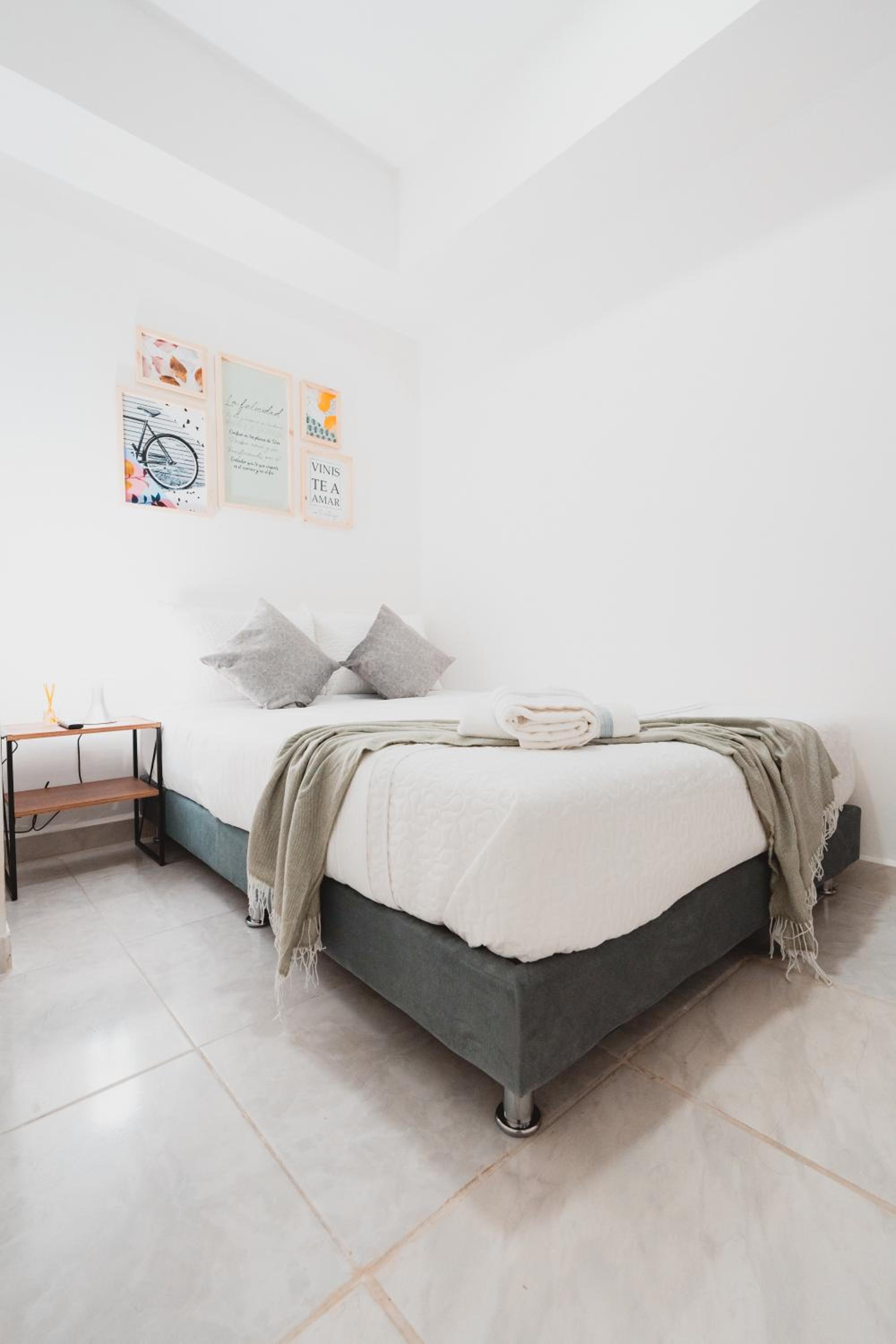 AC - House Laureles - Self Cheking